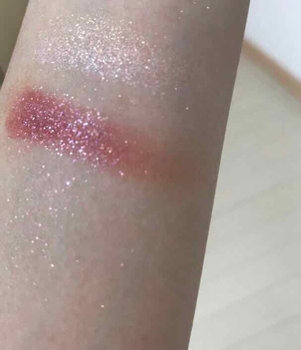 グリッタープリズム シャドウ/MISSHA/グリッターを使ったクチコミ(2枚目)