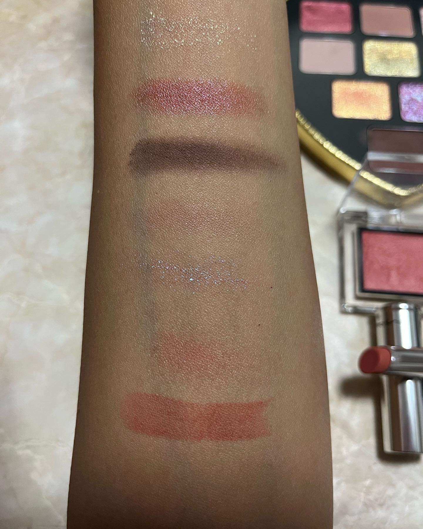 アディクション ザ ブラッシュ パール 002P Hazy Sunset/ADDICTION/パウダーチークを使ったクチコミ（2枚目）