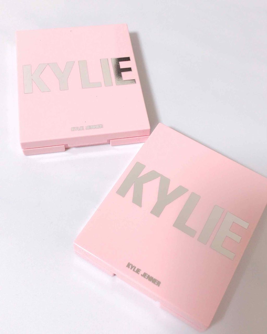 Kylighter / PRESSED ILLUMINATING POWDER/Kylie Cosmetics/パウダーチークを使ったクチコミ(2枚目)