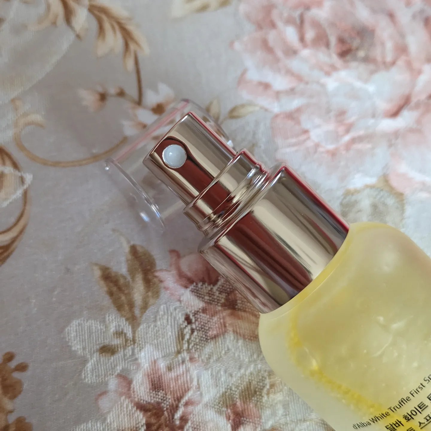 ダルバ ホワイトトリュフファーストスプレーセラム/ダルバ/ミスト状化粧水を使ったクチコミ（3枚目）