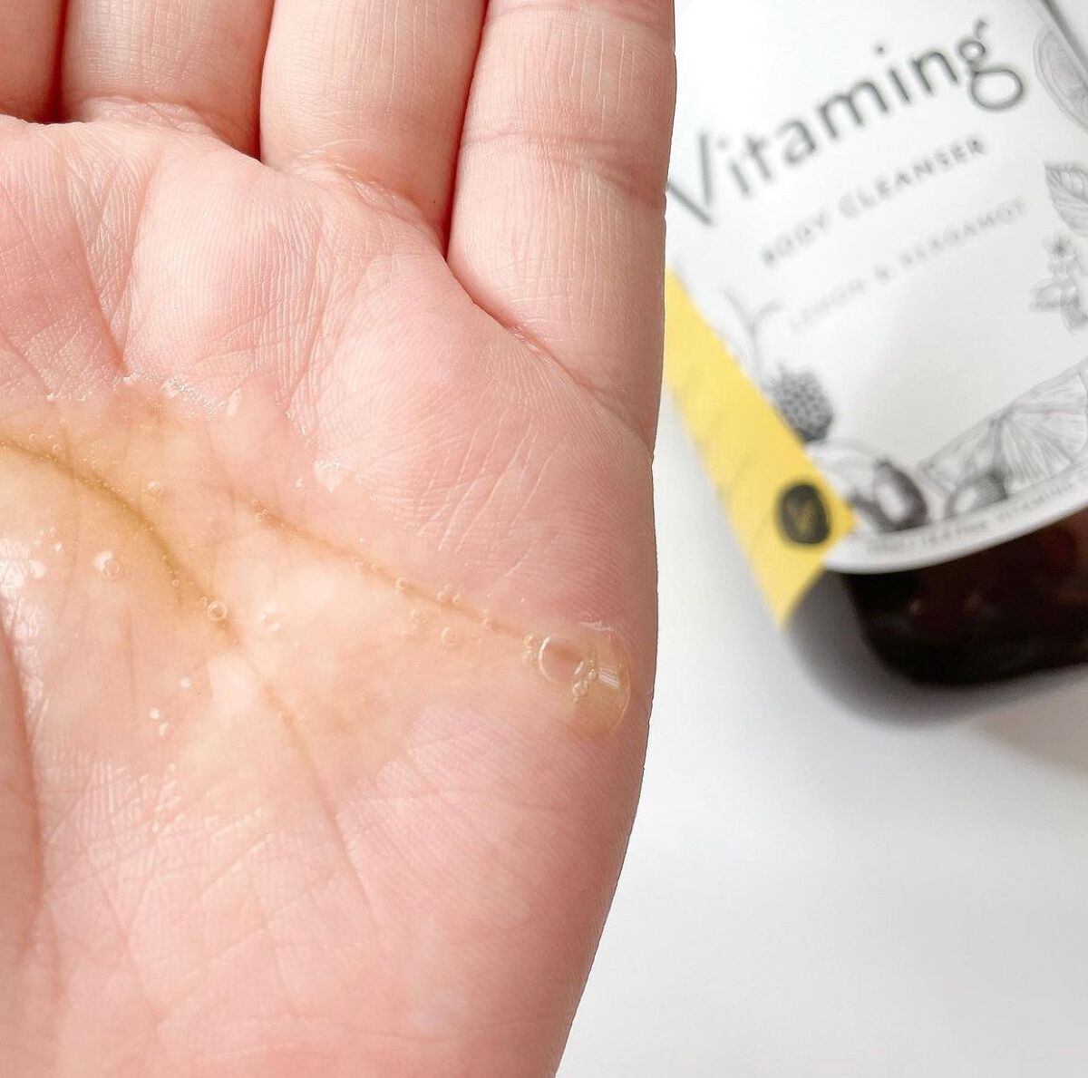 リフレッシングボディソープ(レモン&ベルガモットの香り)/Vitaming/ボディソープを使ったクチコミ(2枚目)