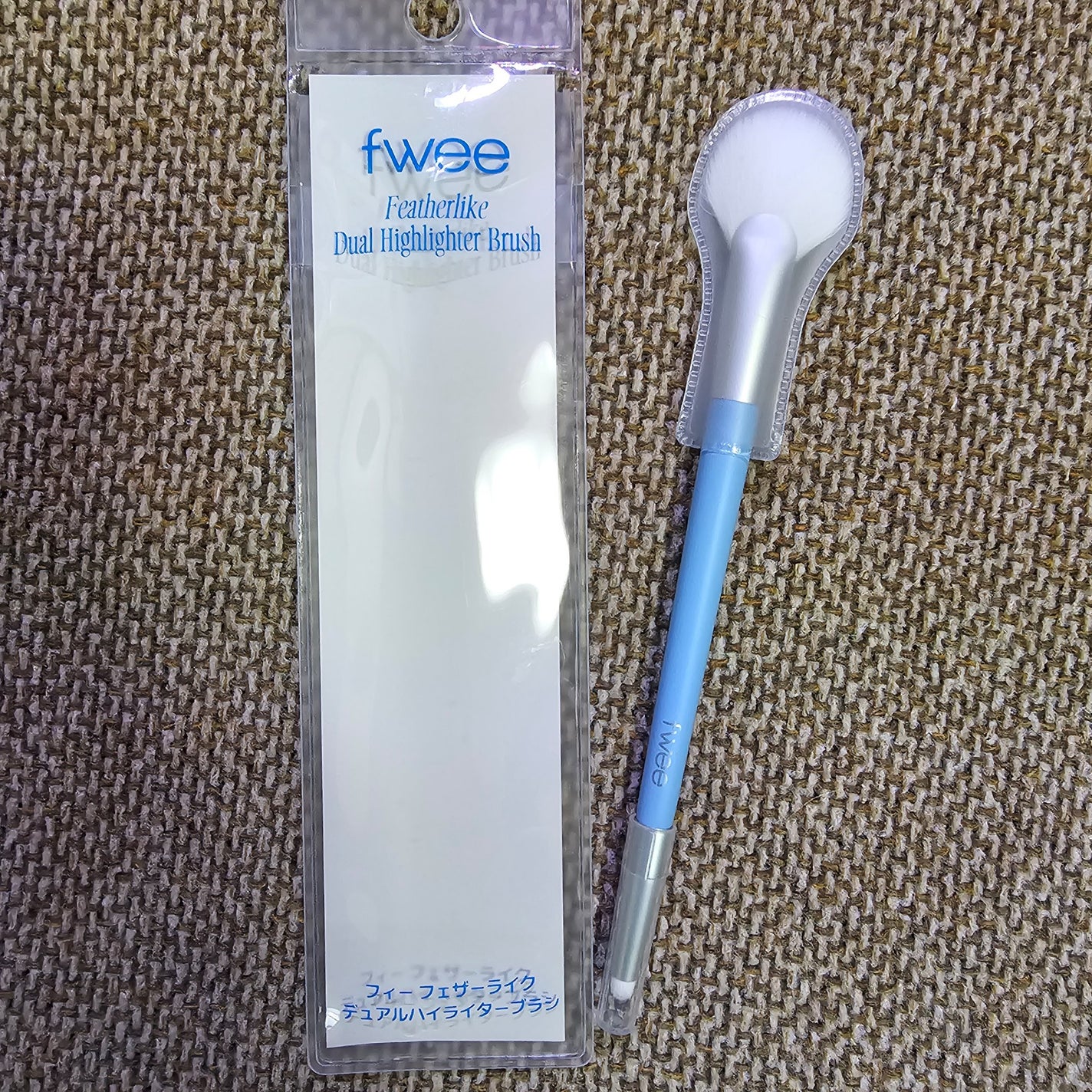 フィー グリッツストーンハイライター/fwee/パウダーハイライトを使ったクチコミ(3枚目)