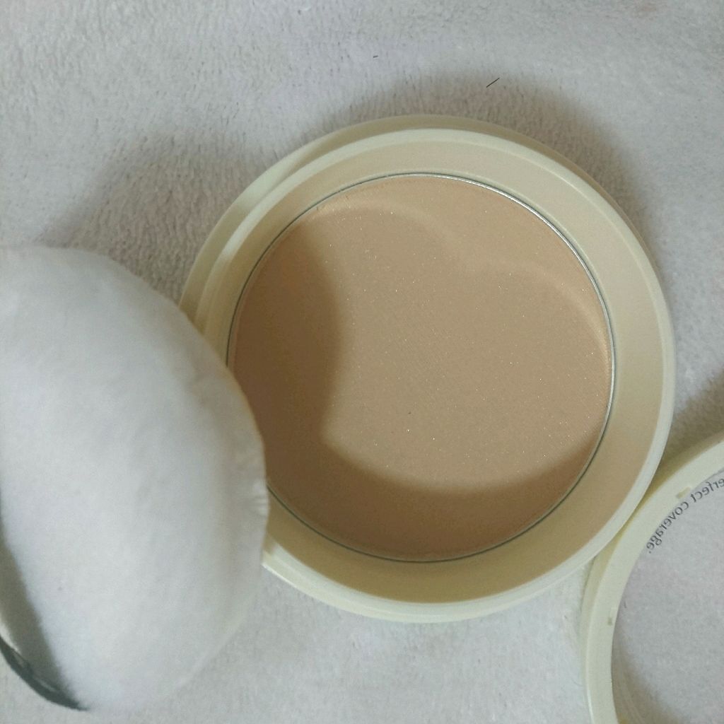 フェイスパウダー ハイカバー  白肌オークル/クリアラスト/プレストパウダーを使ったクチコミ（2枚目）