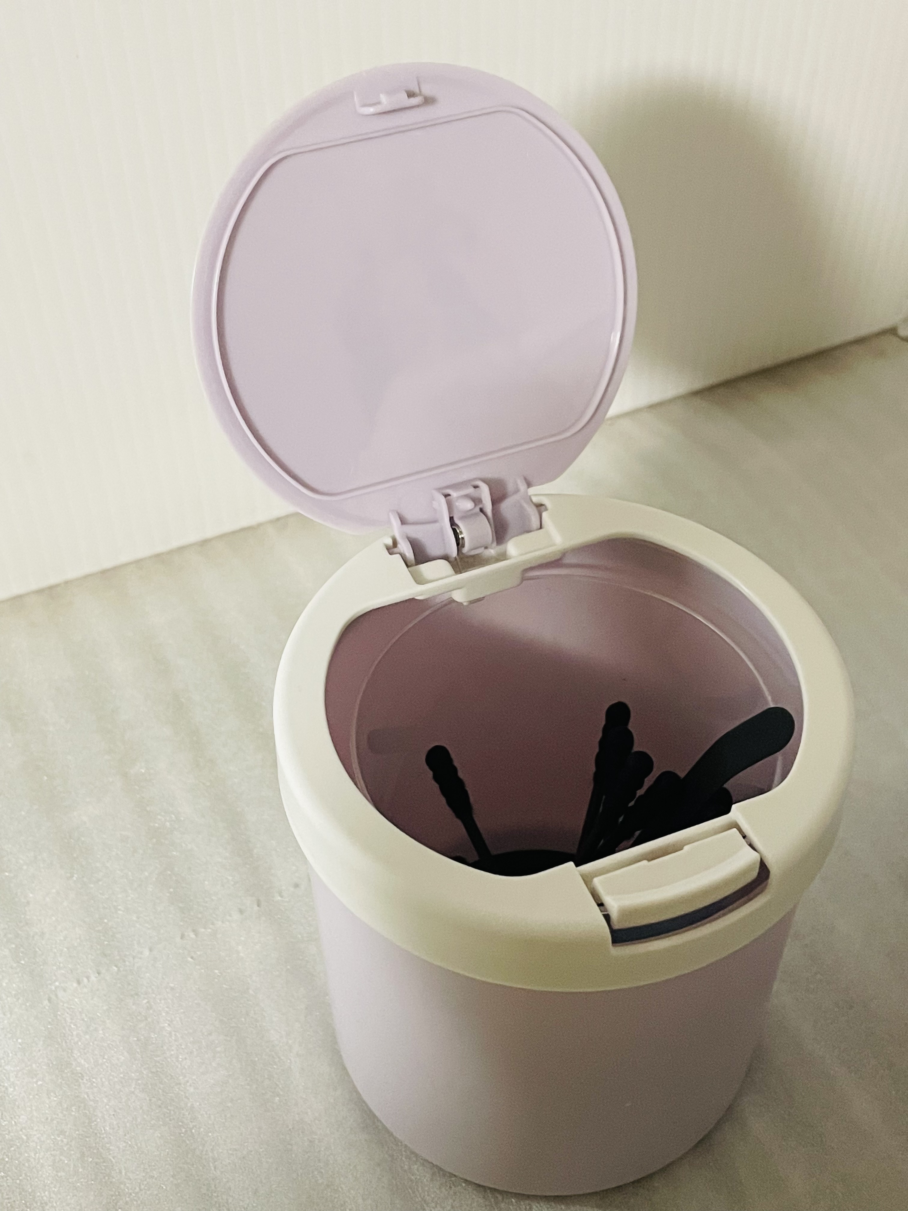 ワンタッチ綿棒ケース/DAISO/その他化粧小物を使ったクチコミ（2枚目）