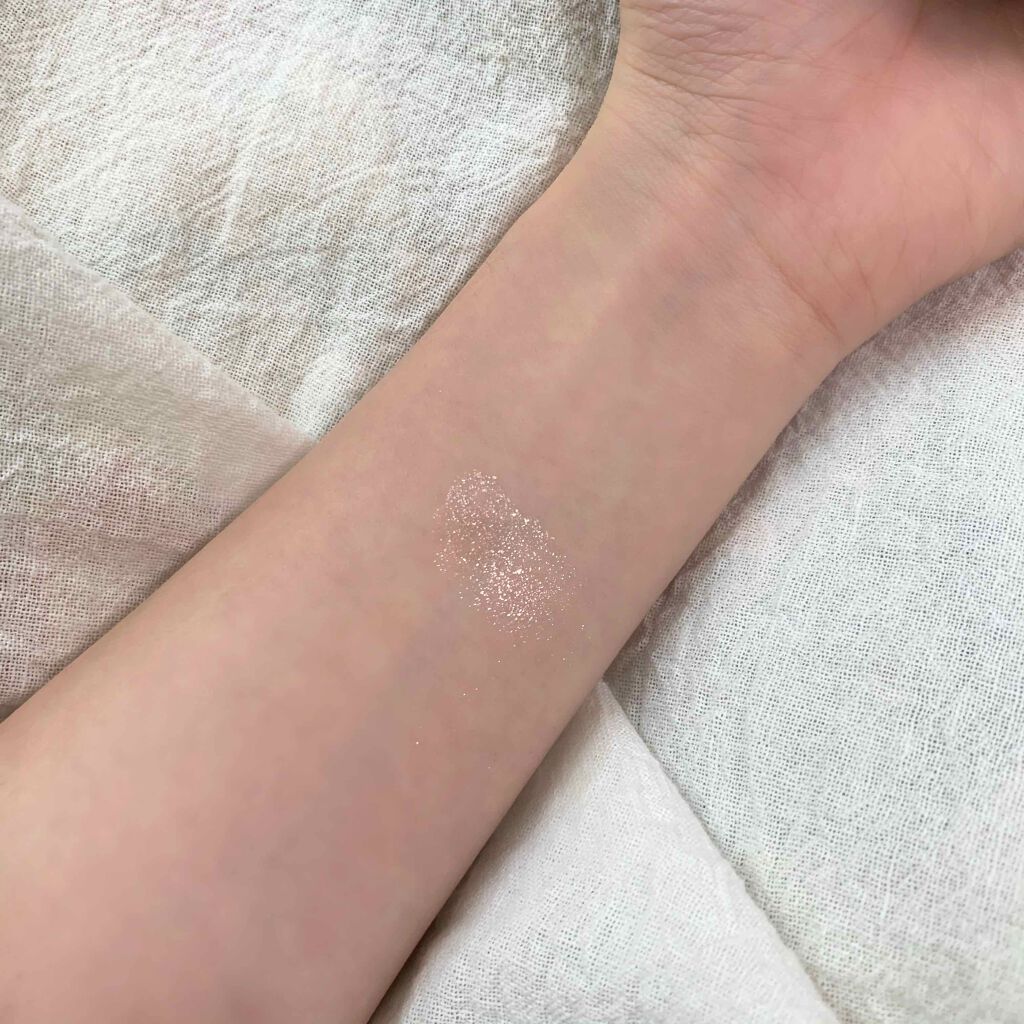 タカハシモエ on LIPS 「【目元が透き通る】毎日メイクに欠かせない可愛すぎる大粒のラメが..」(2枚目)