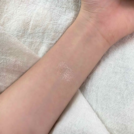 タカハシモエ on LIPS 「【目元が透き通る】毎日メイクに欠かせない可愛すぎる大粒のラメが..」(2枚目)