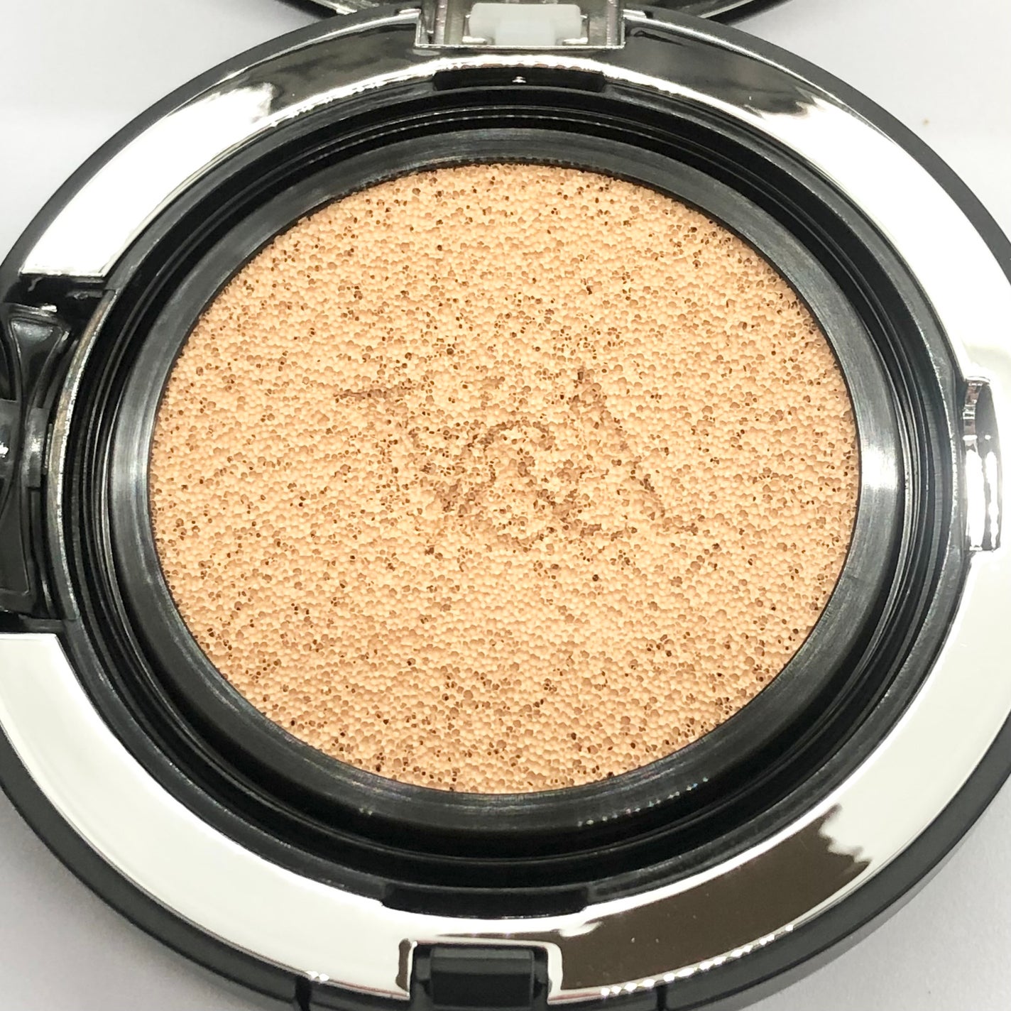 ロングウェアクッションファンデーション/V&Aビューティー/クッションファンデーションを使ったクチコミ(5枚目)