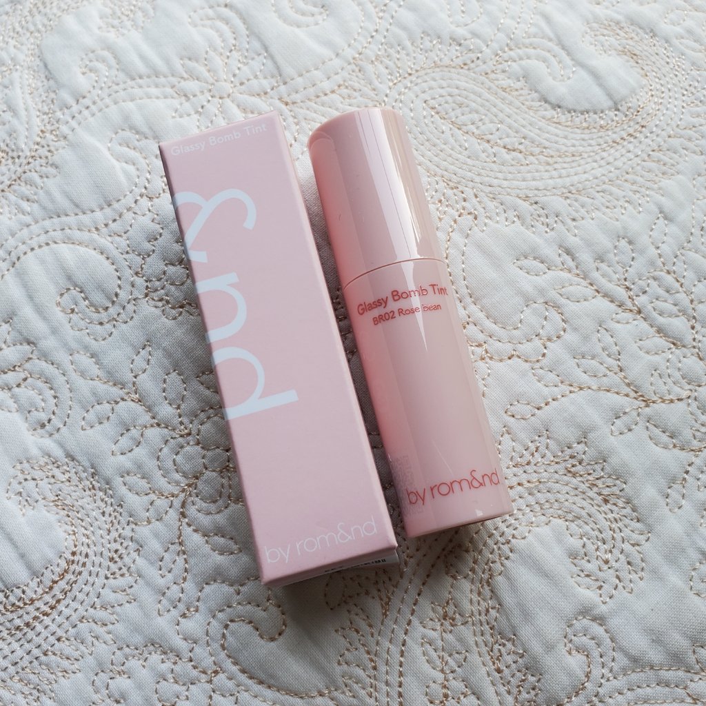 アンドバイロムアンド　グラッシーボムティント/&nd by rom&nd/リップティントを使ったクチコミ（1枚目）