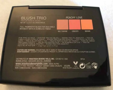 アナスタシア ビバリーヒルズ Blush Trio のクチコミ「アナスタシアのパウダーチーク🌸
Peachy loveって色🌸

粉が軽過ぎて、ブラシで付ける.....」（3枚目）