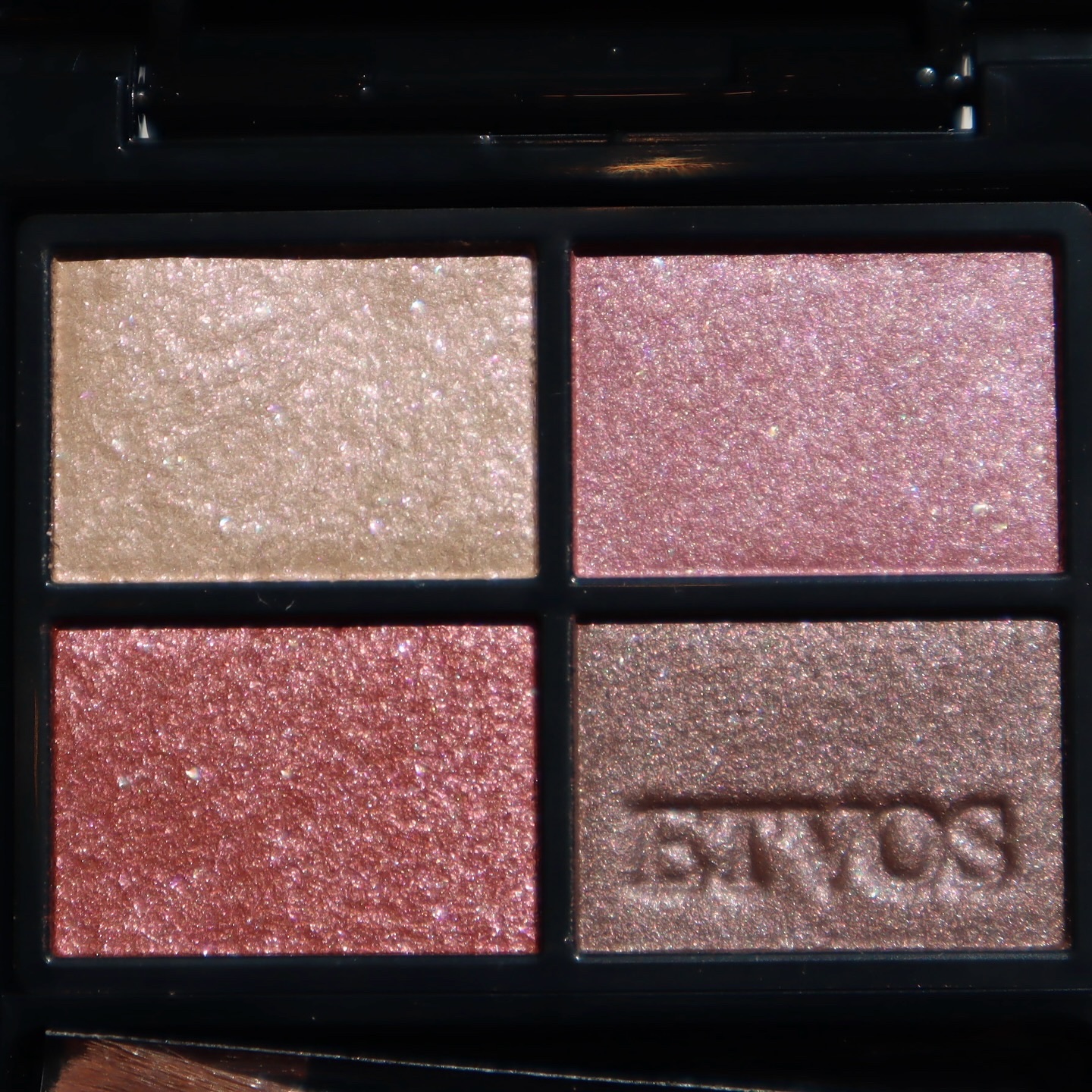 ミネラルクラッシィシャドー メロウガーネット（限定色）/エトヴォス/アイシャドウパレットを使ったクチコミ（2枚目）