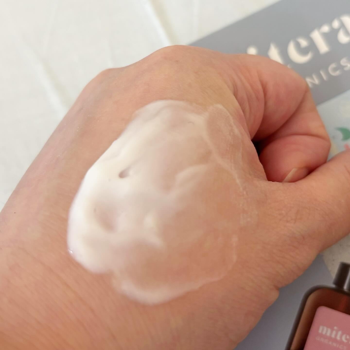 mitera organics ボディケアクリーム 無香料のクチコミ「𖥧 𖥧 𖧧 ˒˒. . 𖡼.𖤣𖥧 ⠜ 

妊娠中のわたしに嬉しいボディクリーム♡

miter.....」（2枚目）