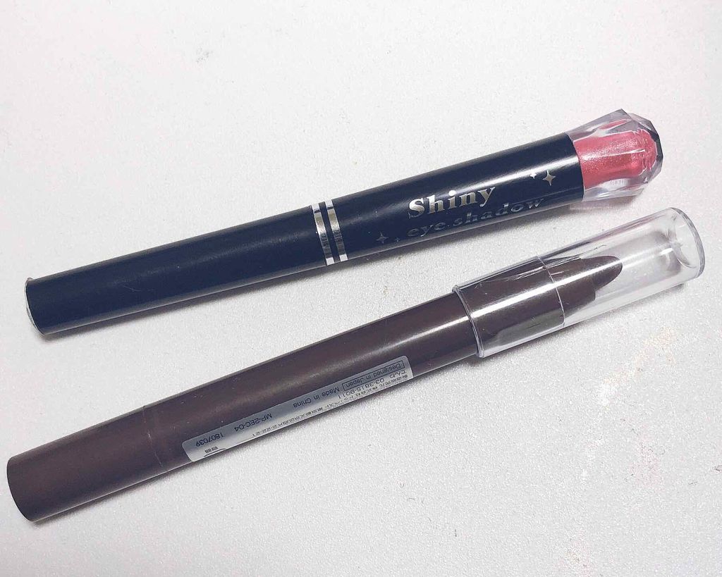 シャイニーアイシャドウ/DAISO/スティックアイシャドウを使ったクチコミ(1枚目)