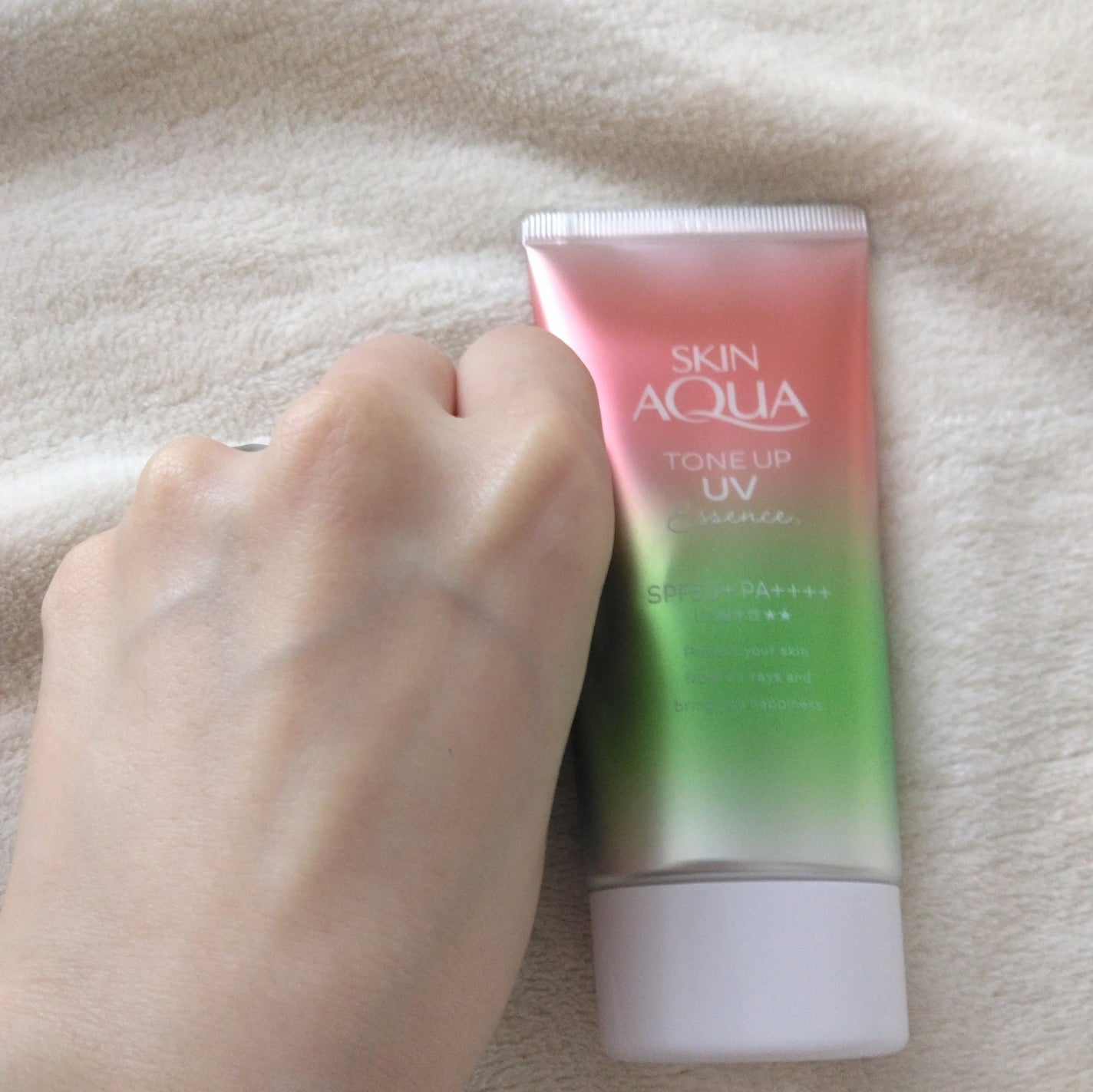 スキンアクア トーンアップUVエッセンス/スキンアクア/日焼け止めクリームを使ったクチコミ(2枚目)