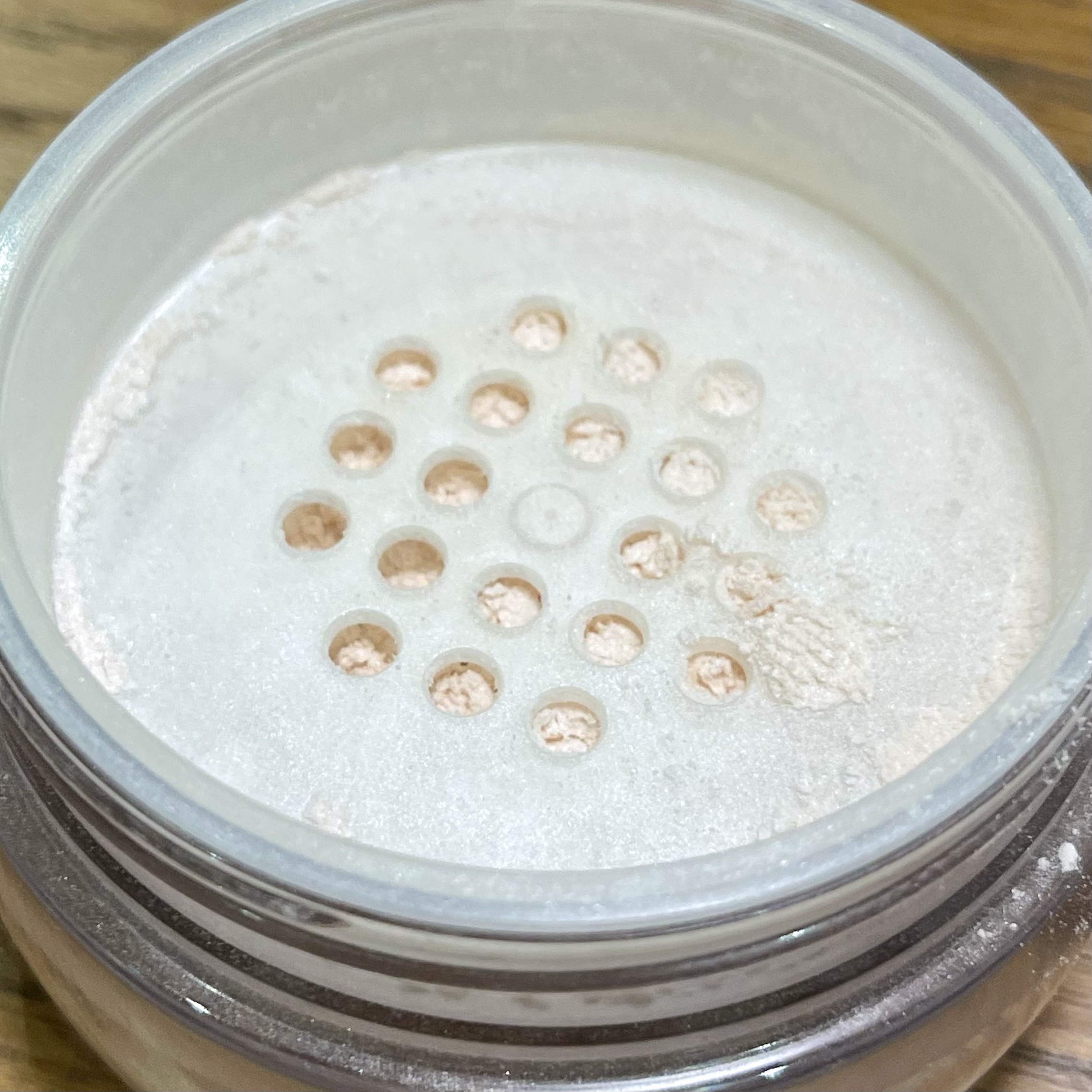 フェイスパウダー 00 trans lucent/DECORTÉ/ルースパウダーを使ったクチコミ（2枚目）