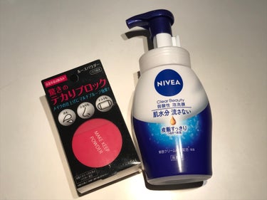 泡洗顔とKOSEのパウダー買いました。