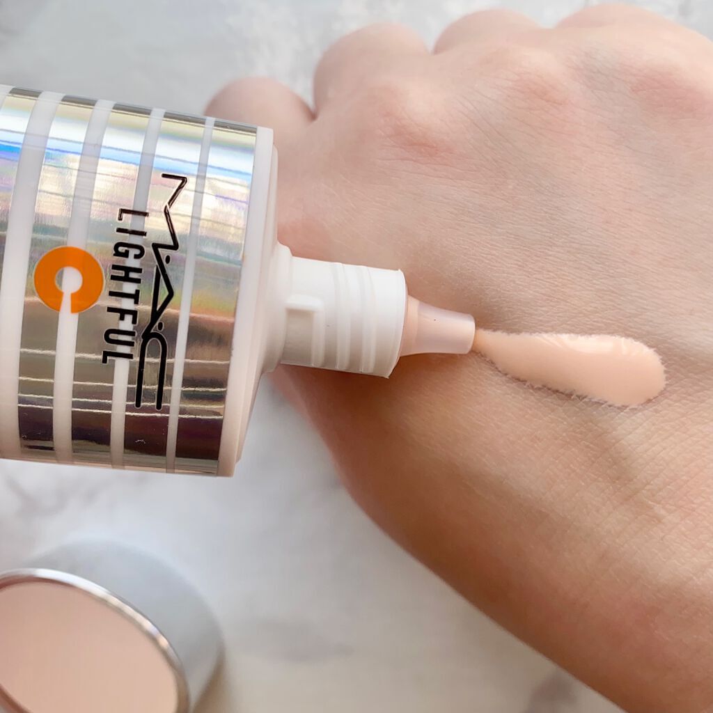 ライトフル Ｃ＋ティンティッド プライマーSPF45(PA++++)/M・A・C/化粧下地を使ったクチコミ（2枚目）