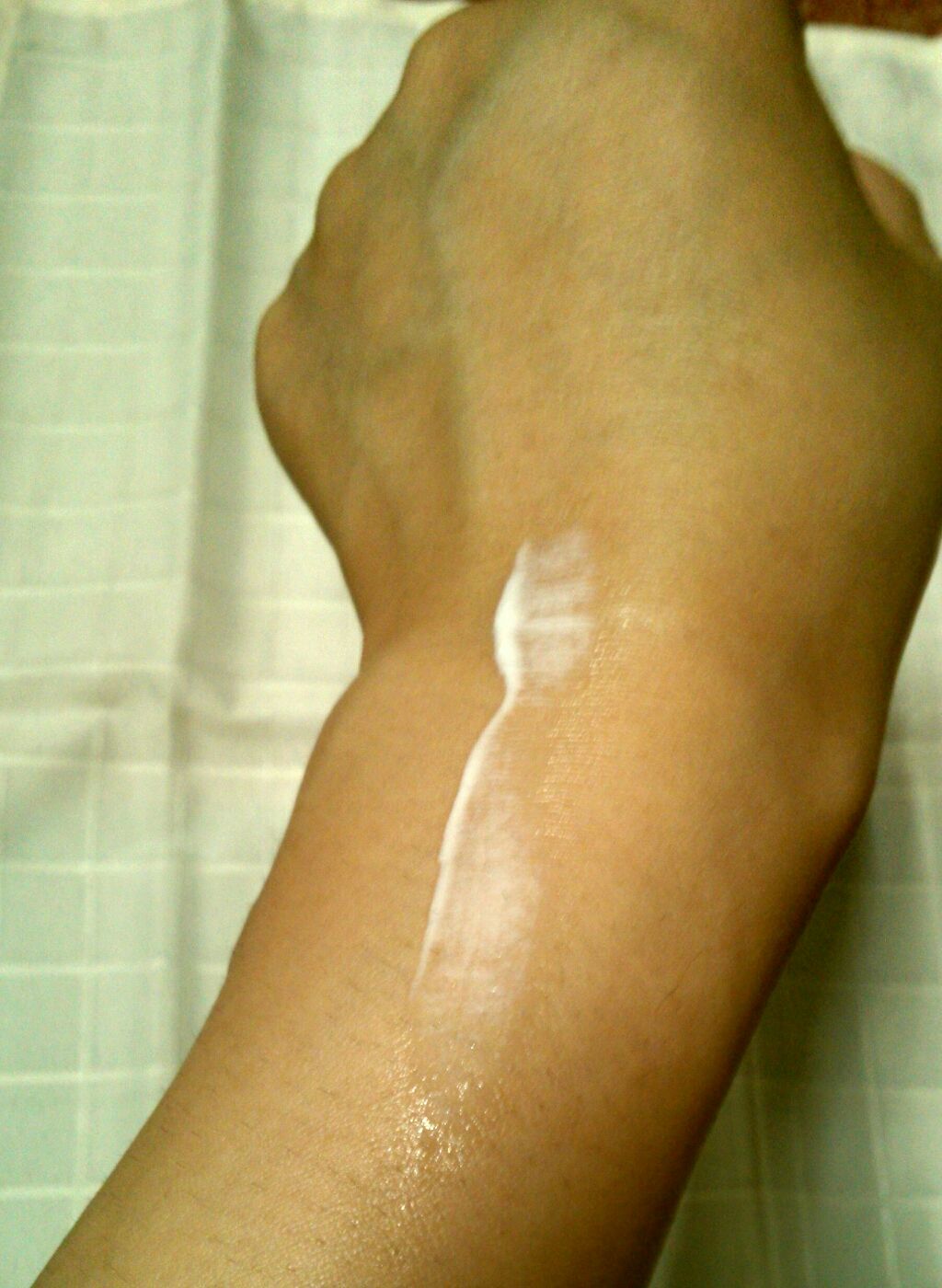 サンシェルター マルチ プロテクション/DECORTÉ/日焼け止めミルクを使ったクチコミ（3枚目）