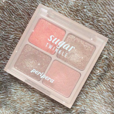 #peripera
Sugar Twinkle Glitter Palette
SUGAR TWINKLE
¥1800(税抜)

※2枚目の写真は1枚目の写真の
左上から順に塗っています(･∀･)ﾉ♪
