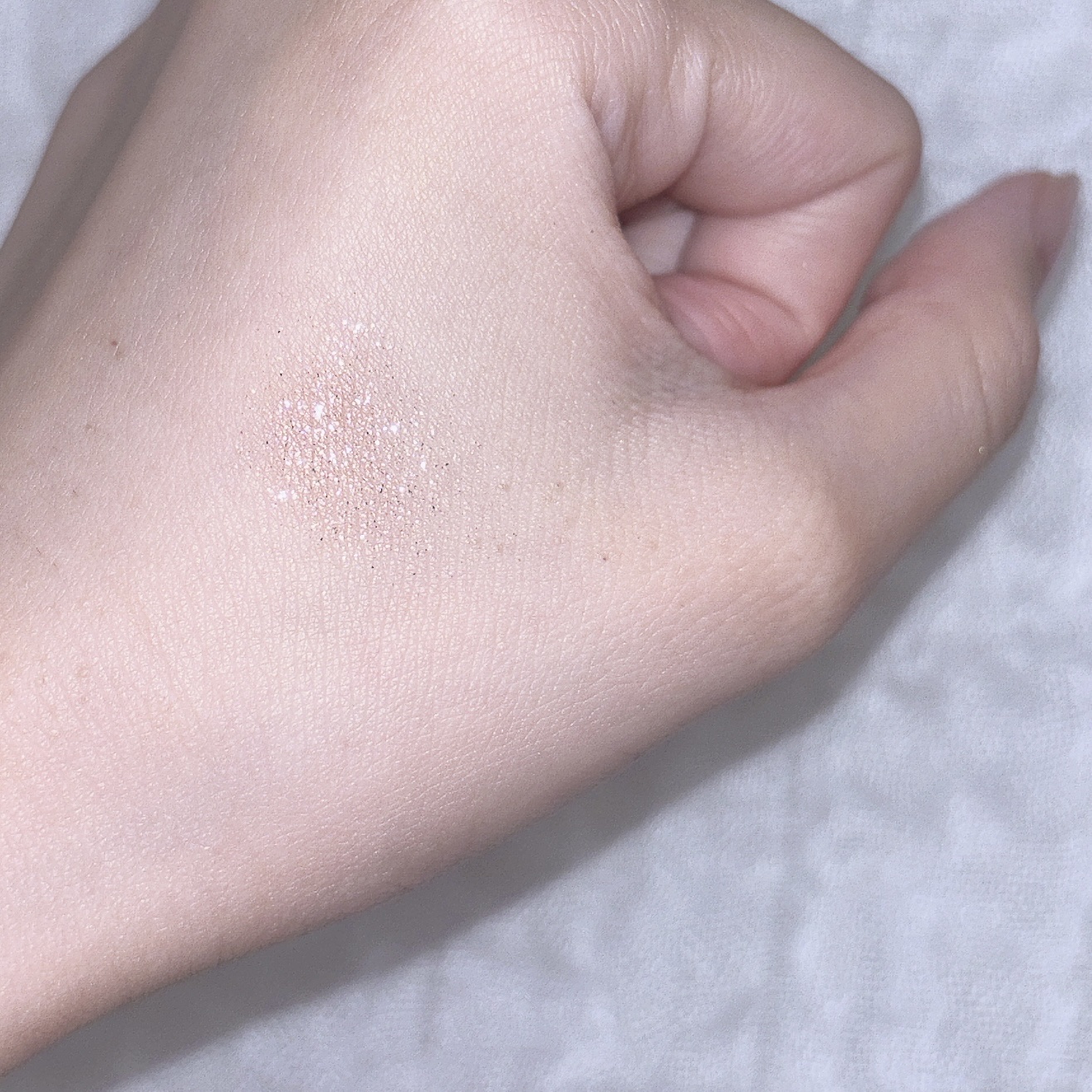 フーミー シングルラメシャドウ/WHOMEE/単色アイシャドウを使ったクチコミ（2枚目）