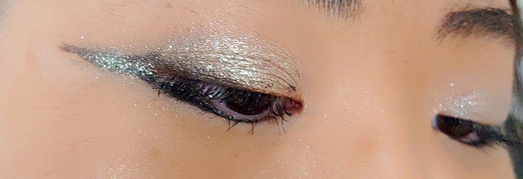 シャイニーシャドウ N/excel/単色アイシャドウを使ったクチコミ（3枚目）