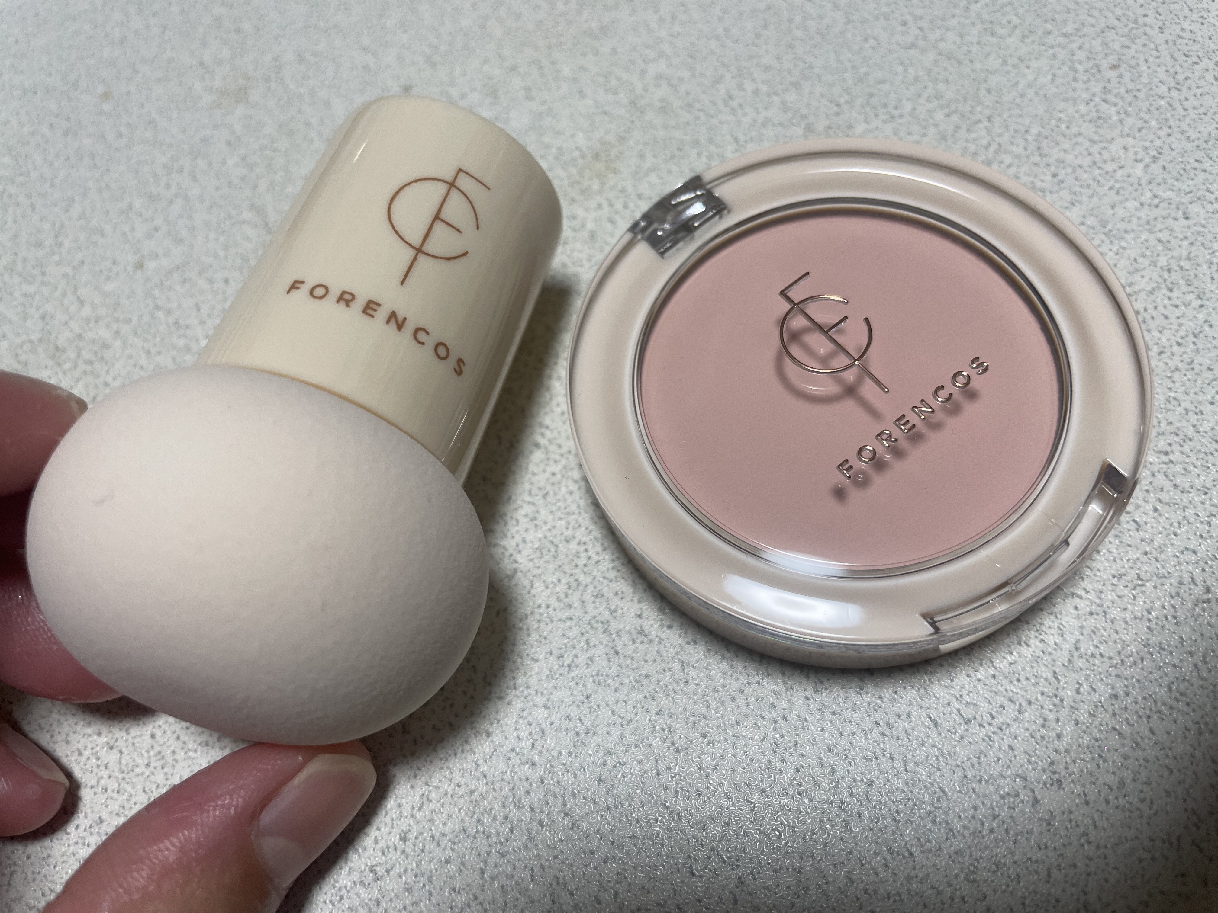 ベアブラッシャー パフ付き/フォレンコス/パウダーチークを使ったクチコミ（2枚目）