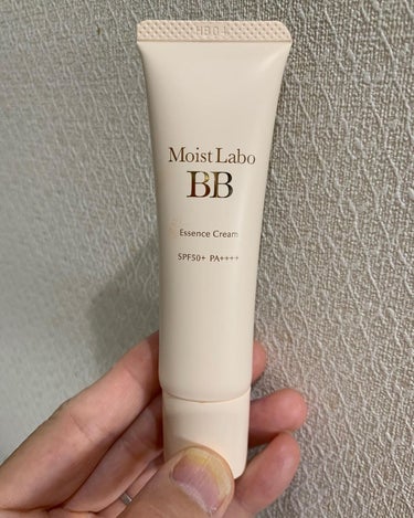 明色化粧品「モイストラボBB エッセンスクリーム」
SPF50＋、PA＋＋＋
ナチュラルオークル

日本初シワ改善できるBBファンデ。

1本で美容液、クリーム、UVカット、
化粧下地、コンシーラー、フ