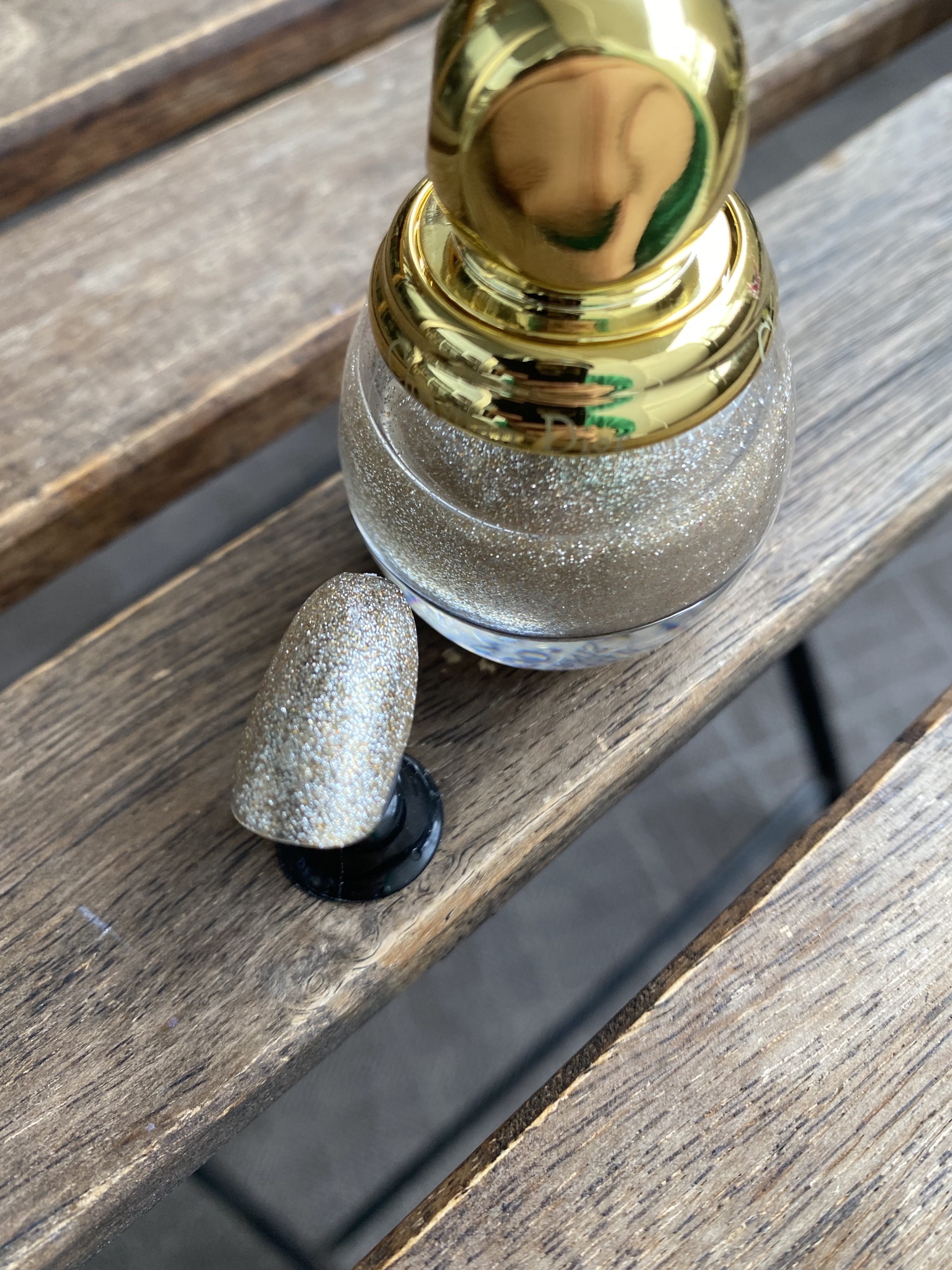 ディオリフィック グリッター トップ コート/Dior/ネイルトップコートを使ったクチコミ（3枚目）