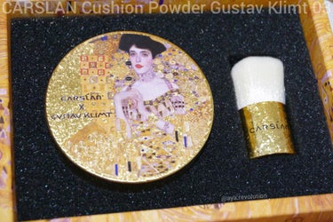 CARSLAN様からいただきました✨
.
CARSLAN
Cushion Powder Gustav Klimt 03
.
豪華な箱に入ったルースパウダー✨
微細なシルバーラメが極少量入ってる。
肌をス