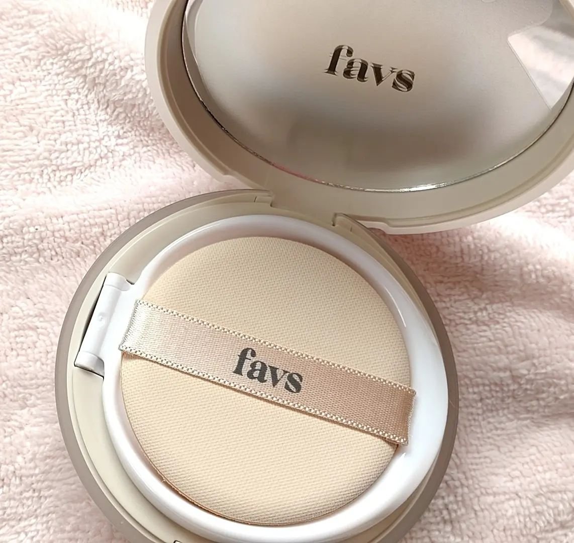 カーミンググロウアップクッションファンデーション/favs/リキッドファンデーションを使ったクチコミ（2枚目）