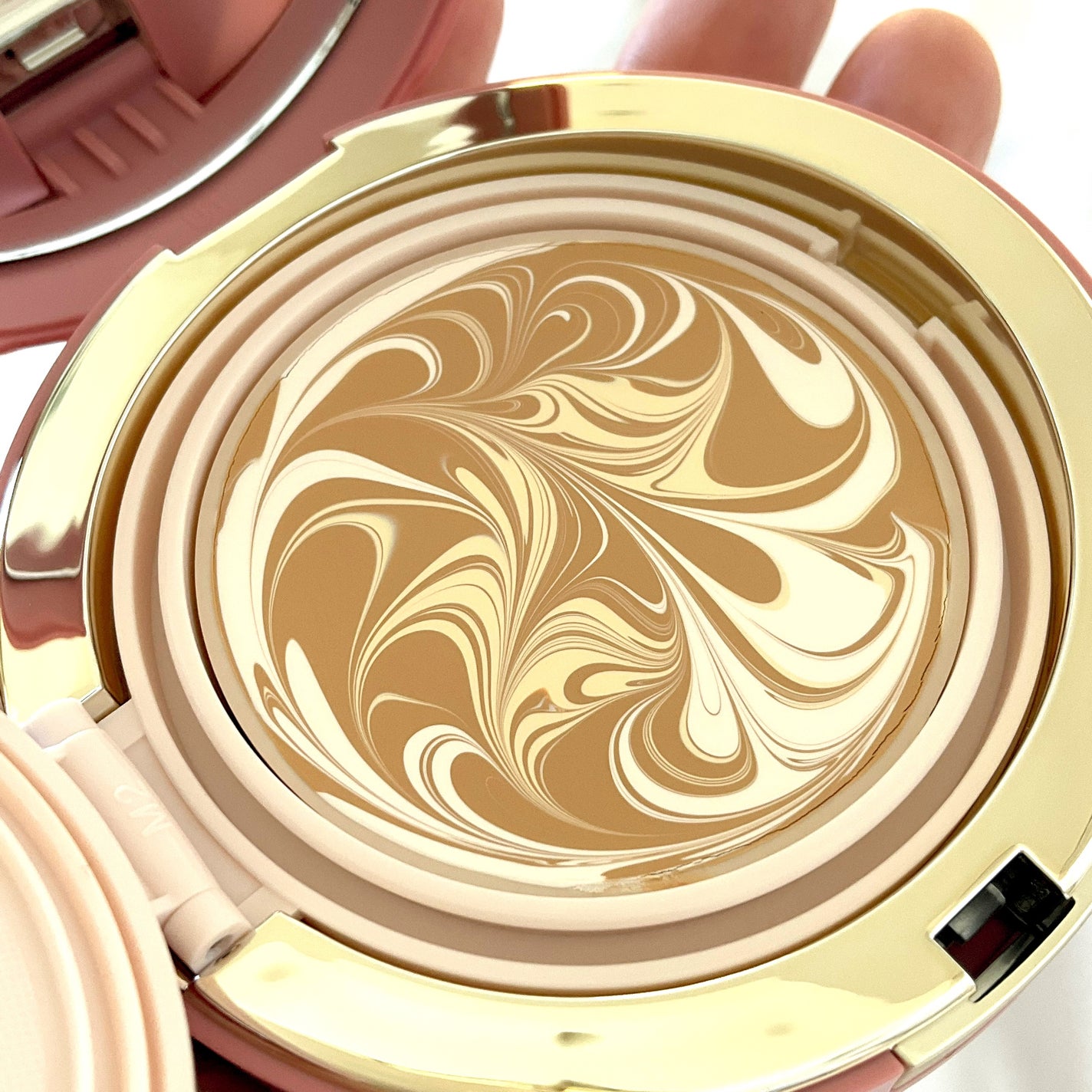 ヴェールヌーディ エッセンスパクトグロウ/AGE20’s/クリーム・エマルジョンファンデーションを使ったクチコミ(3枚目)