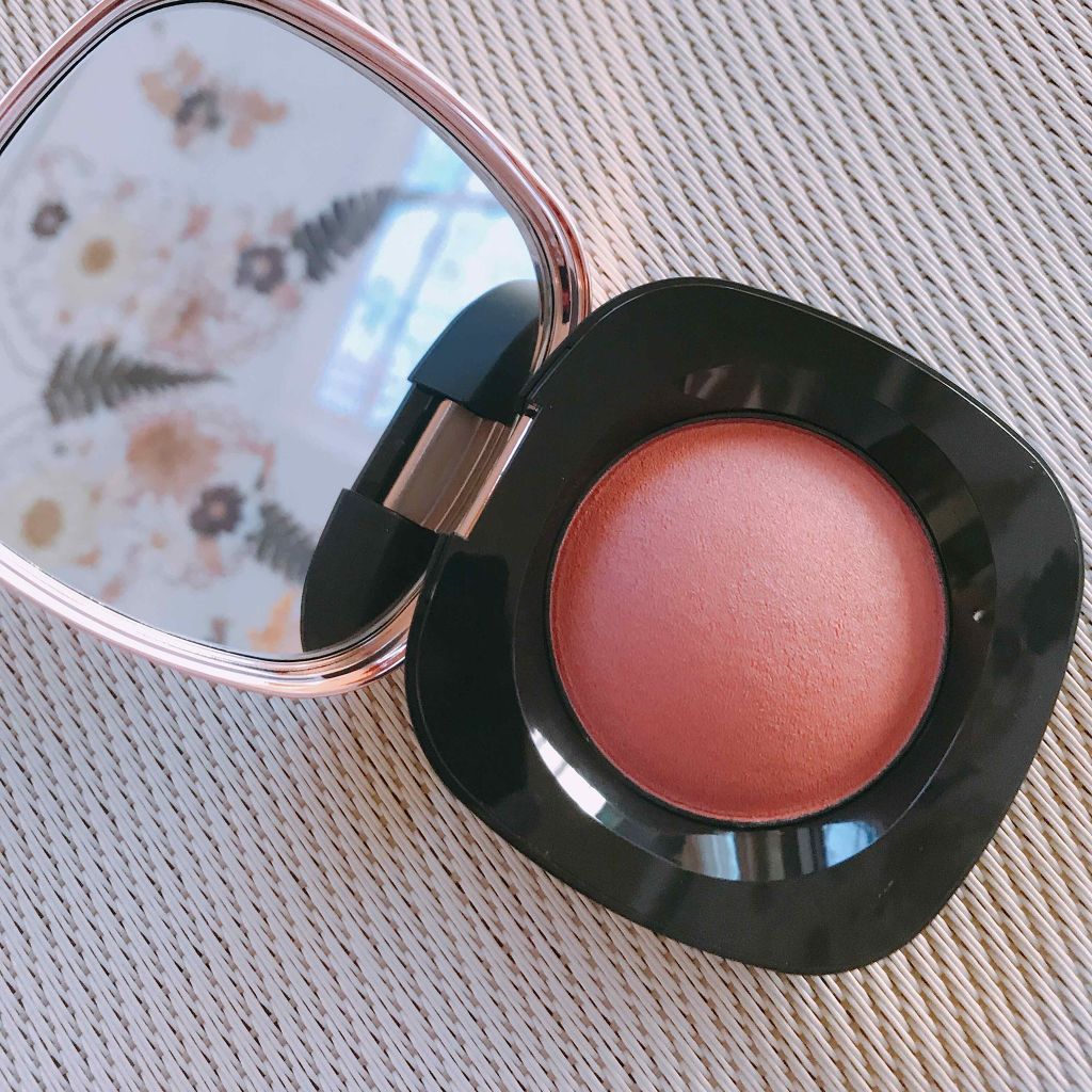 🧡 #コスメデコルテ 
💛 #チークブラッシュ

こちらの #コスメデコルテ の
#チークブラッシュ 前から
ずっと欲しかったものを
ようやく購入しました💕

✔️ #独特 な #質感
✔️ #乾燥しない
✔️ #自然な #血色感
✔