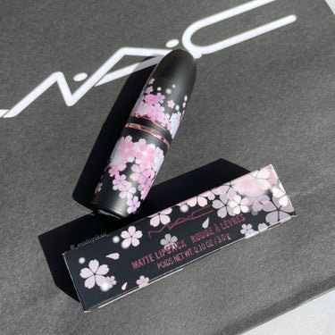 M・A・C リップスティック M·A·C BLACK CHERRYのクチコミ「

平素より大変お世話になっております。


この度は、

MAC
リップスティック
ムーディ.....」（2枚目）