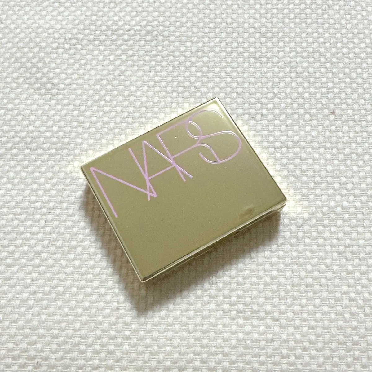 ゴールドラッシュ アイシャドー/NARS/単色アイシャドウを使ったクチコミ（2枚目）