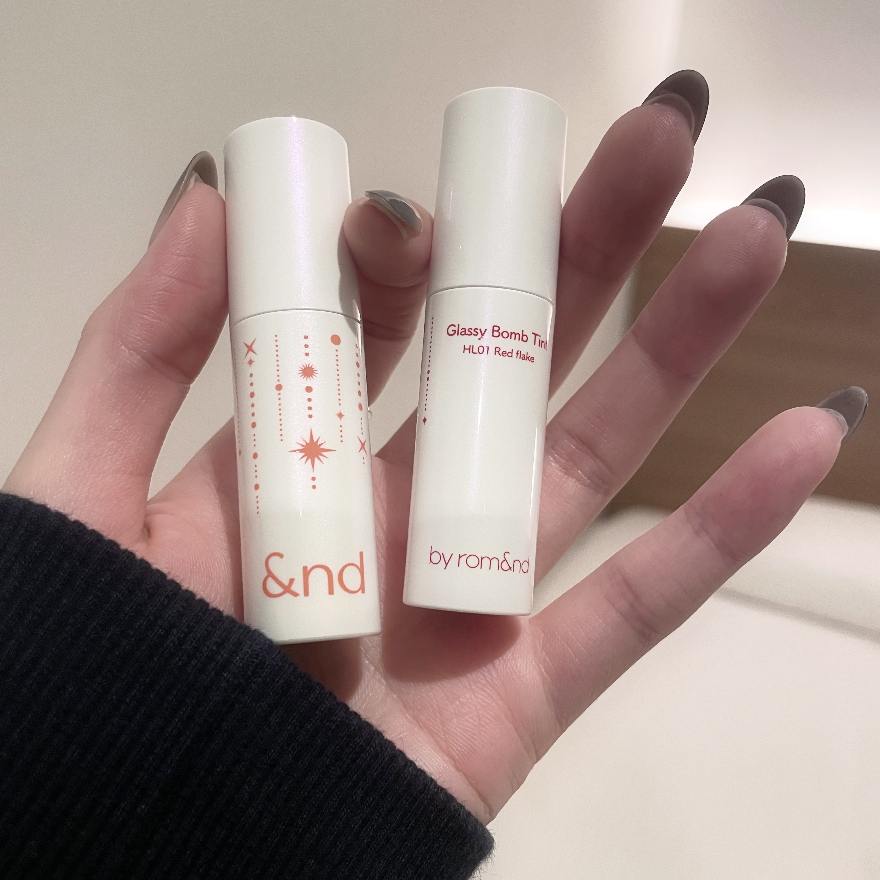 アンドバイロムアンド　グラッシーボムティント/&nd by rom&nd/リップティントを使ったクチコミ（2枚目）