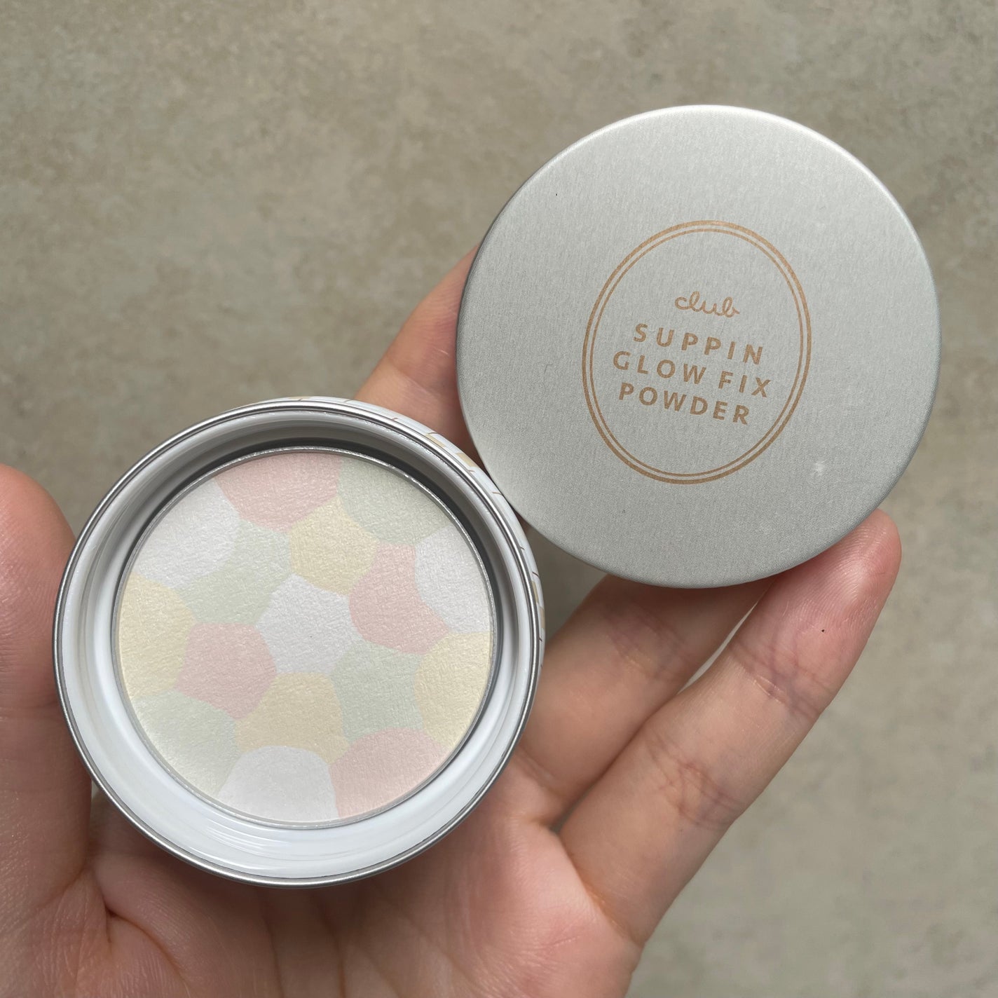 すっぴんグロウ フィックスパウダー/クラブ/プレストパウダーを使ったクチコミ(2枚目)