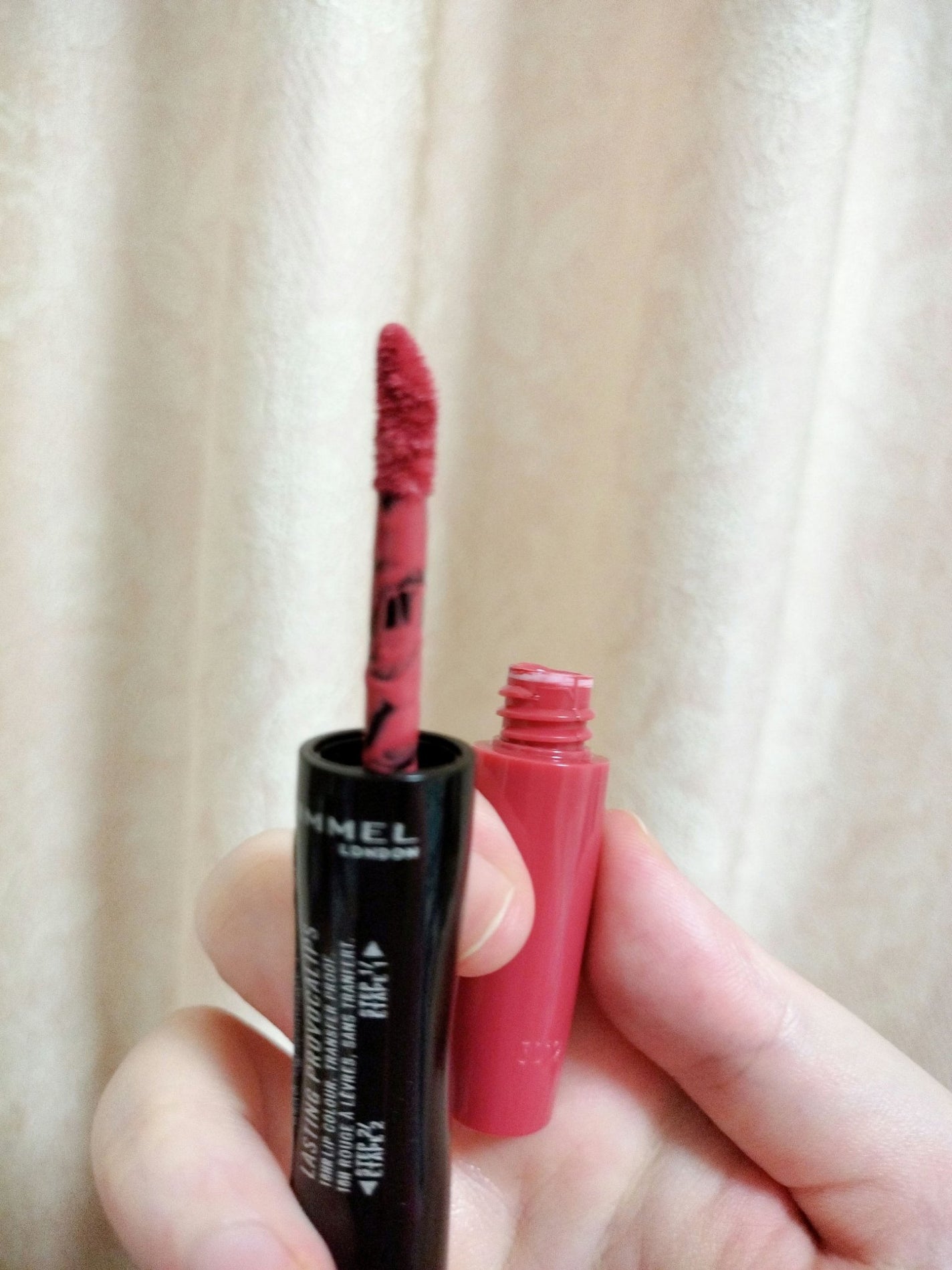 ラスティング プロボカリプス リップカラー/リンメル ロンドン/リップグロスを使ったクチコミ(3枚目)