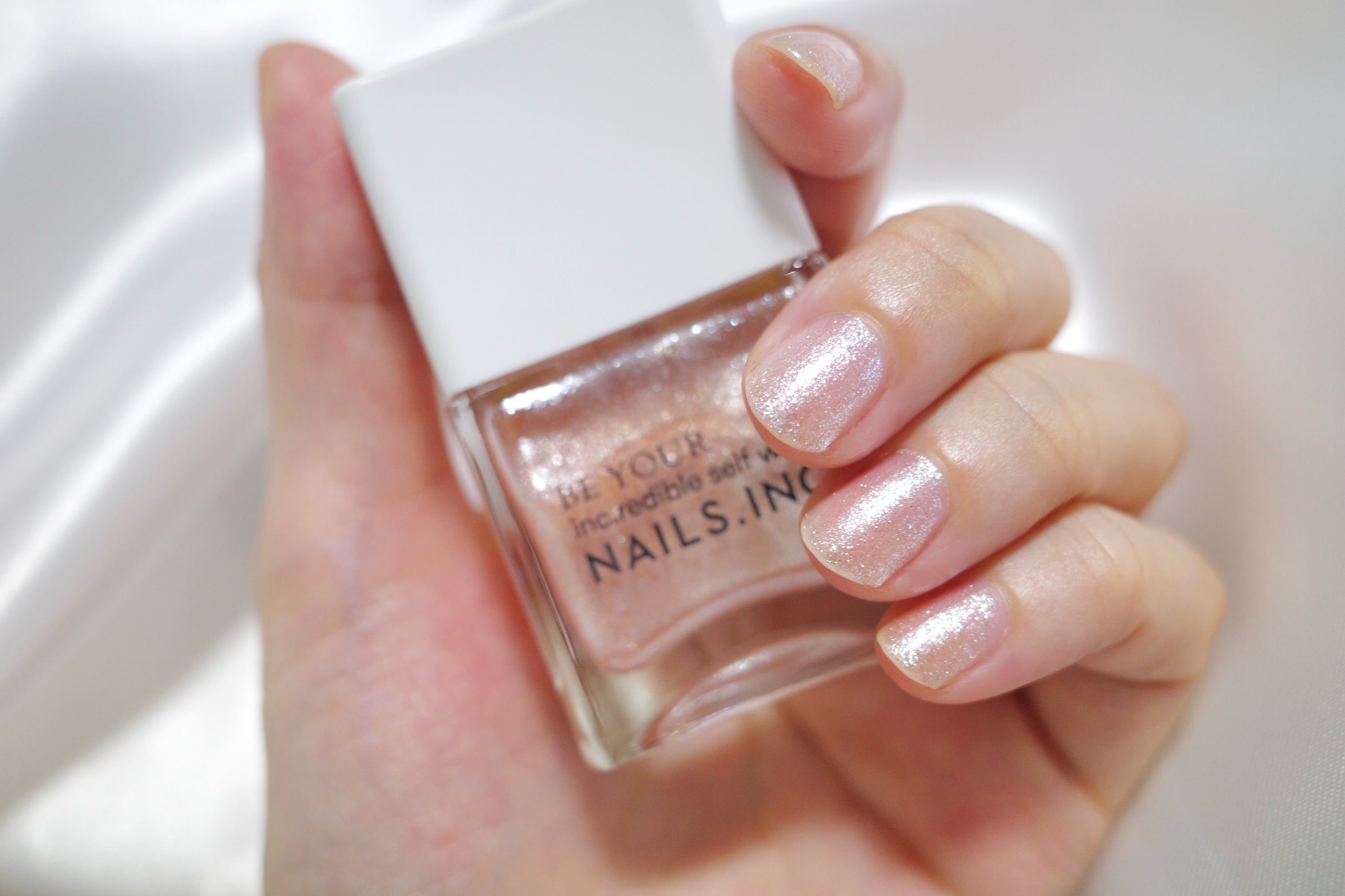 nails inc. クリスタル メイド ミー ドゥ イット デュオ キットのクチコミ「ネイルズイングのヒーリングフィーリングス💅
アメジスト入りトップコートとデュオだったやつ💜

.....」（1枚目）