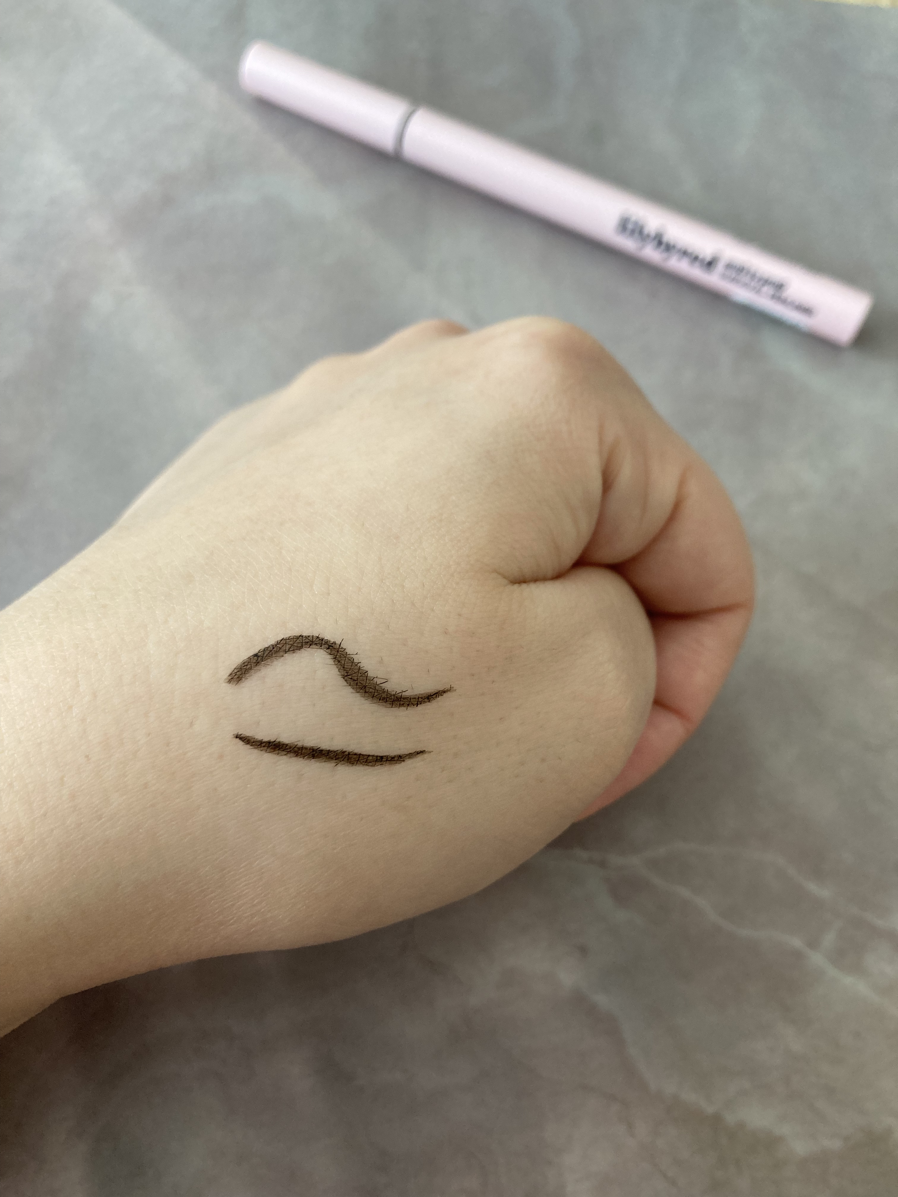 ナイントゥナインサバイバルペンライナー/lilybyred/リキッドアイライナーを使ったクチコミ（2枚目）