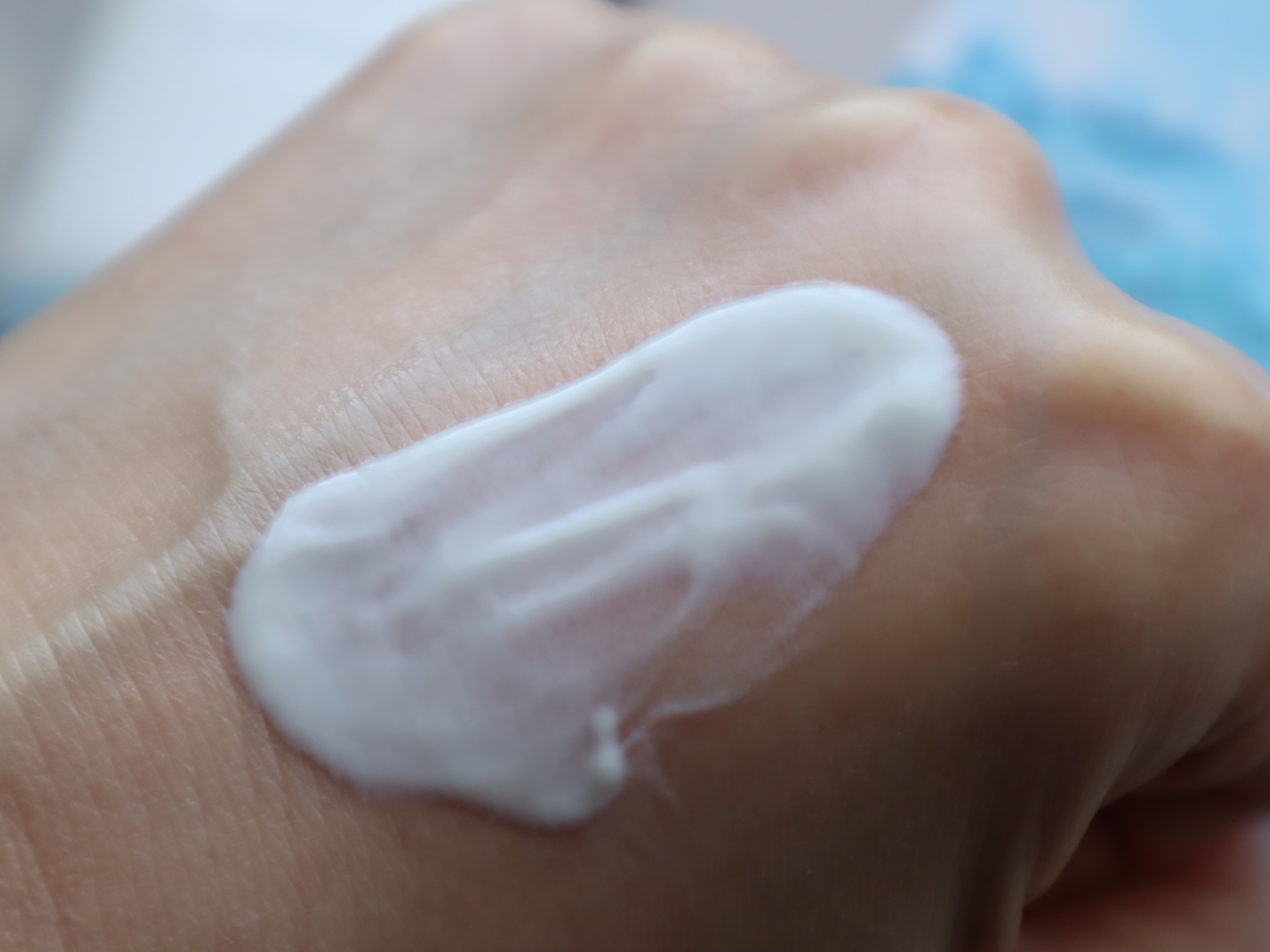 ヒアルーシカ ウォーターフィット サンセラム/SKIN1004/日焼け止めローションを使ったクチコミ（3枚目）