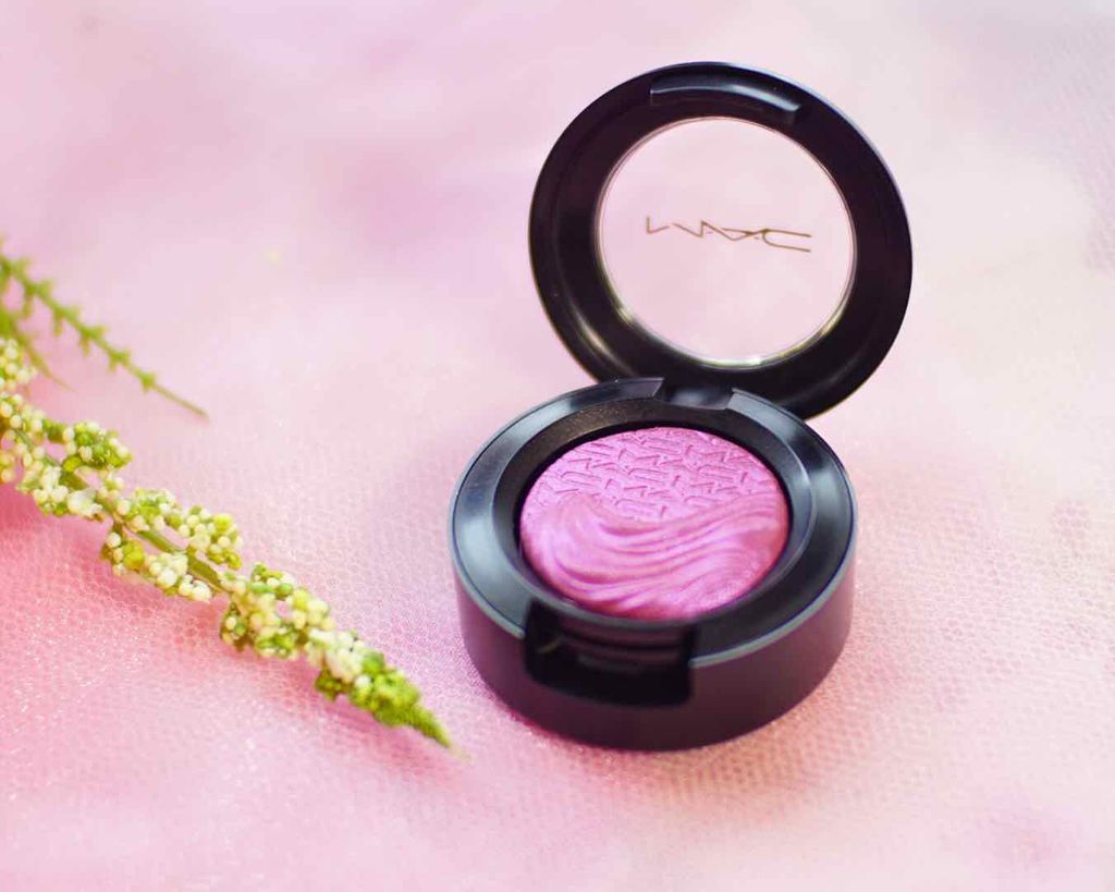 エクストラ ディメンション アイシャドウ スタイリッシュリー メリー/M・A・C/単色アイシャドウを使ったクチコミ（1枚目）