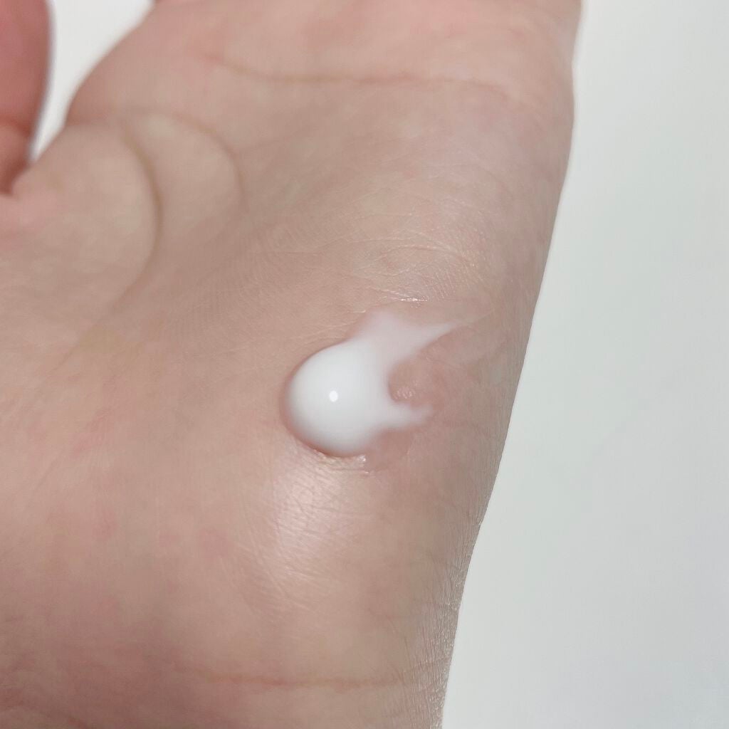 パフュームハンドクリーム クラシックフローラルの香り/ランドリン/ハンドクリームを使ったクチコミ(2枚目)