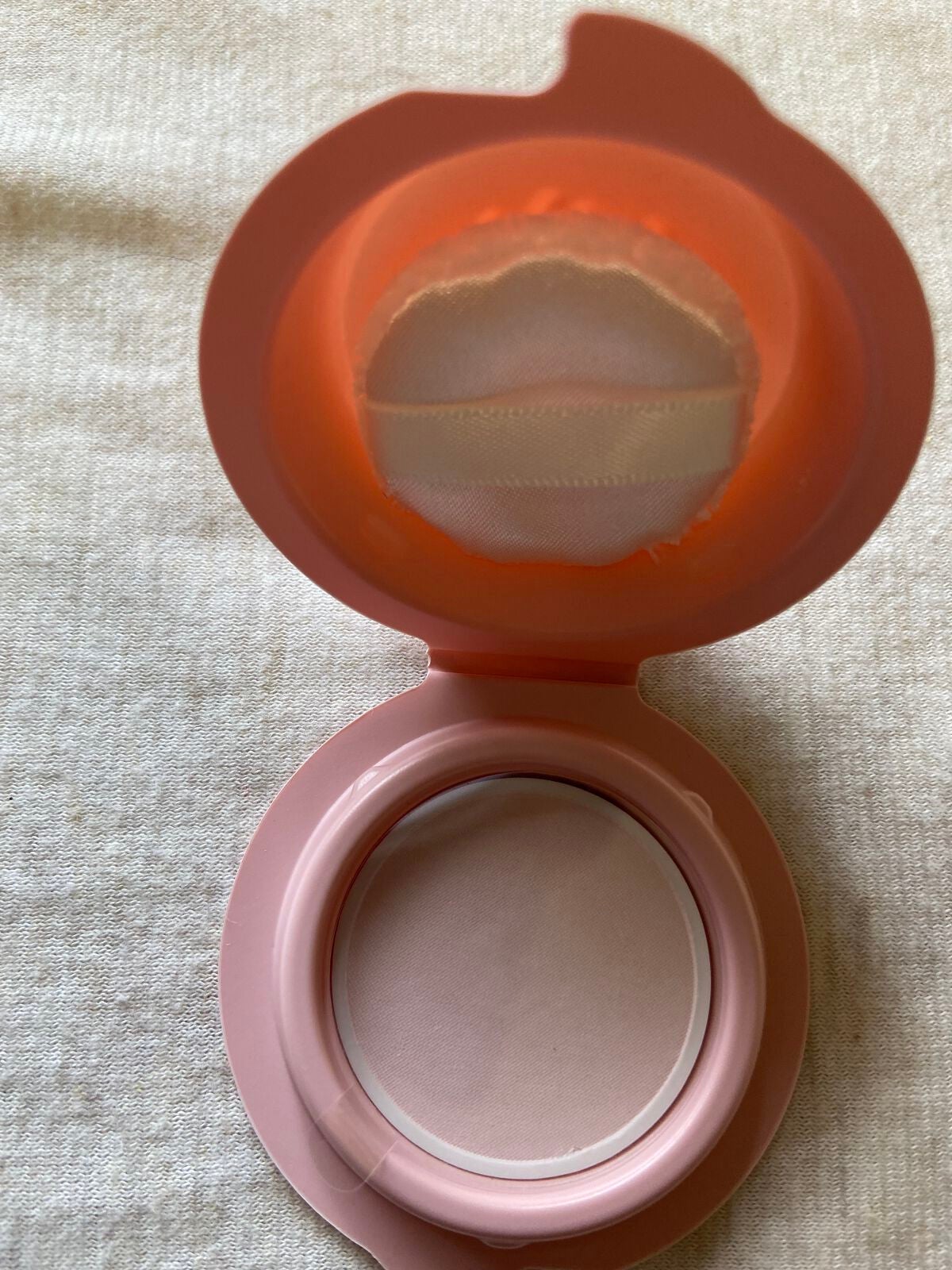 セッティング パウダー/PAUL & JOE BEAUTE/プレストパウダーを使ったクチコミ(2枚目)