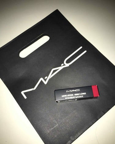 
ついにデパコスリップGET💄💫💫




ついに私も初めて買ってみました！！
Macリップスティック・レディーバク


ずっとプチプラばっか使っていた私ですが
憧れのデパコスに手を出してみました、、笑