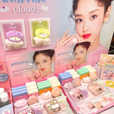 ___

ロフトKcosmeに行ってきたので
先行発売のお話するよ🐶🤍

___

韓国コスメ ETUDEのロフト先行発売コスメはソウルの雑貨ブランドさんコラボ!!! 致死量の可愛いが溢れすぎて感動した