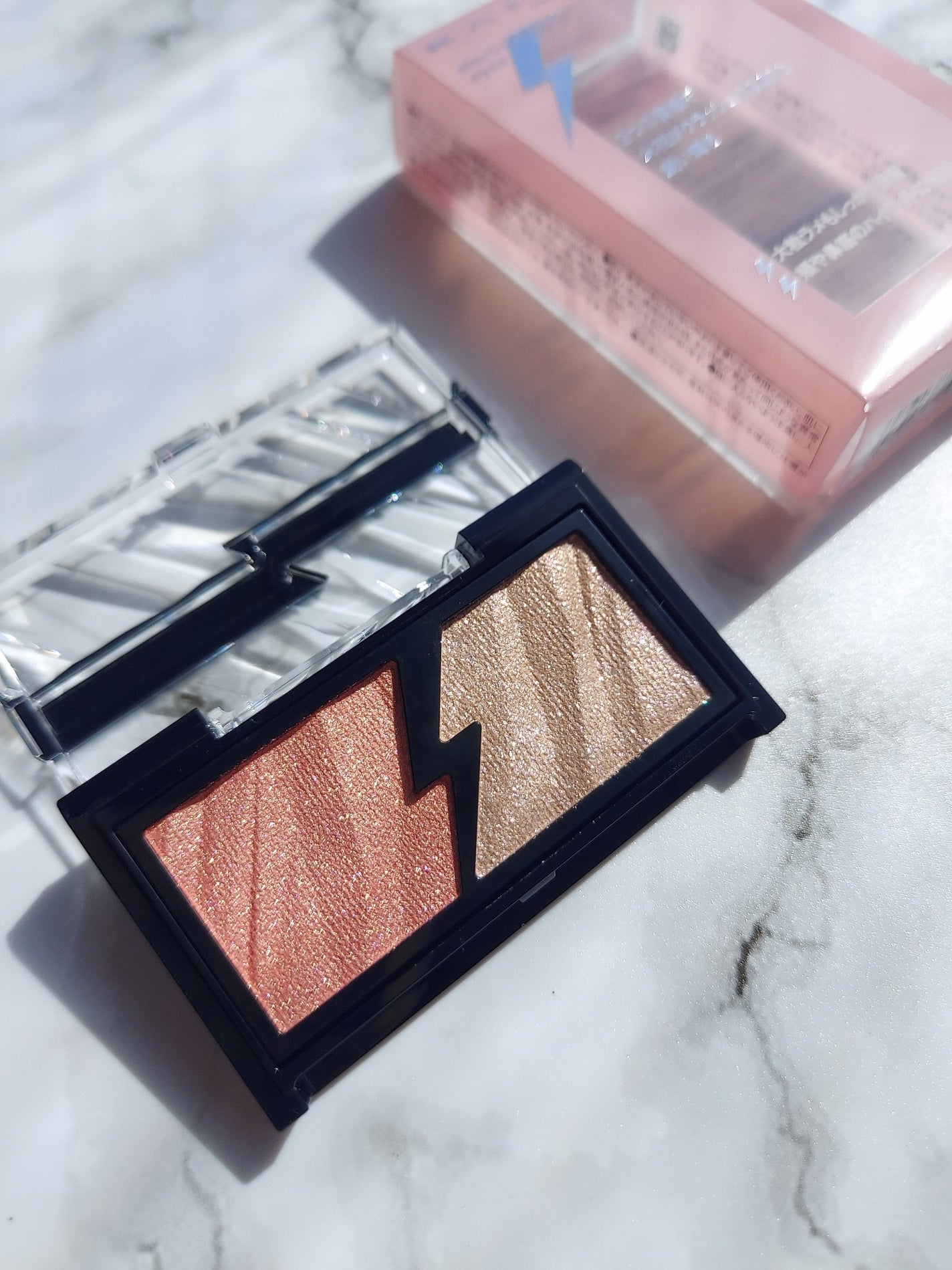 エレクトリックショックアイズ /KATE/アイシャドウパレットを使ったクチコミ(4枚目)