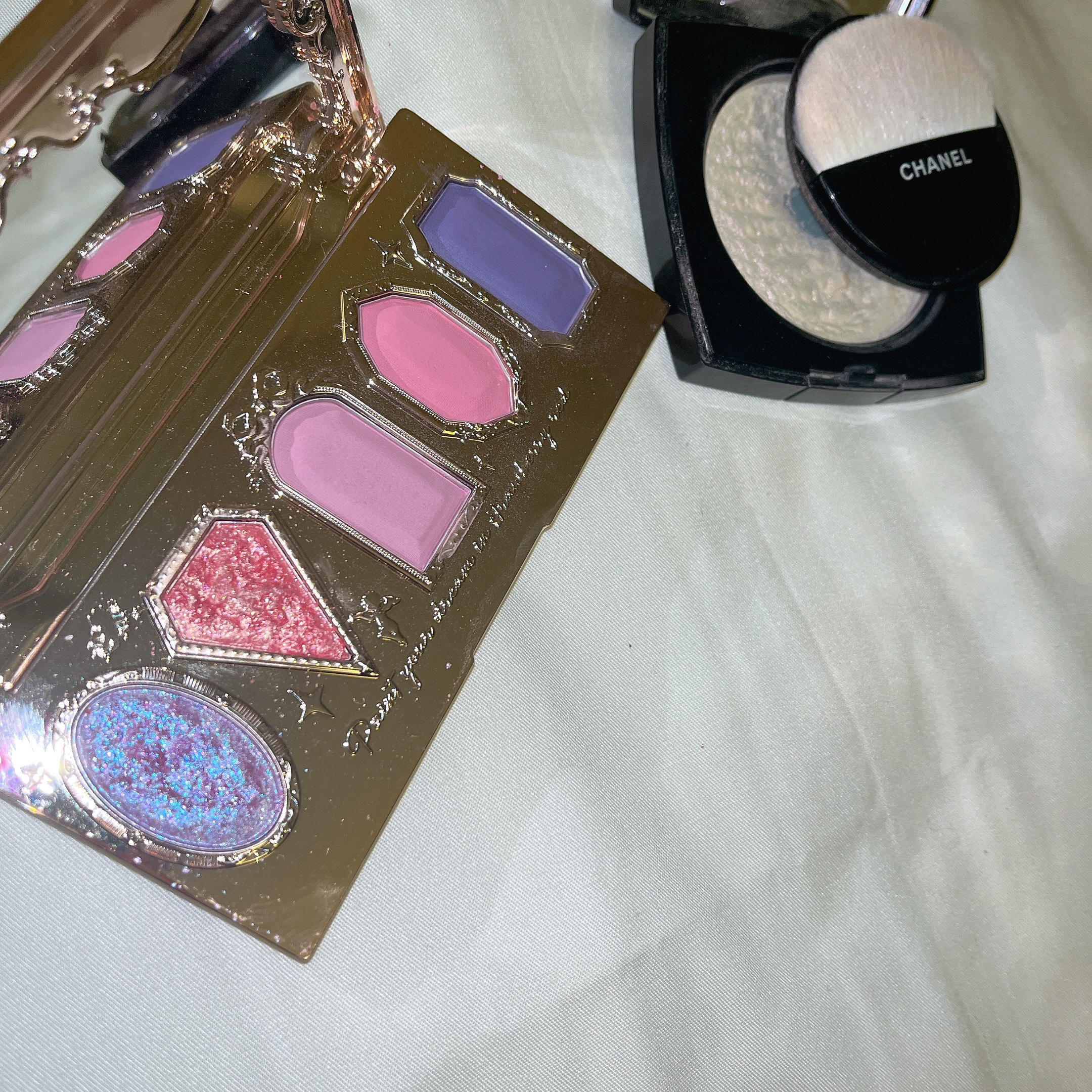 プードゥル ルミエール/CHANEL/パウダーハイライトを使ったクチコミ（2枚目）