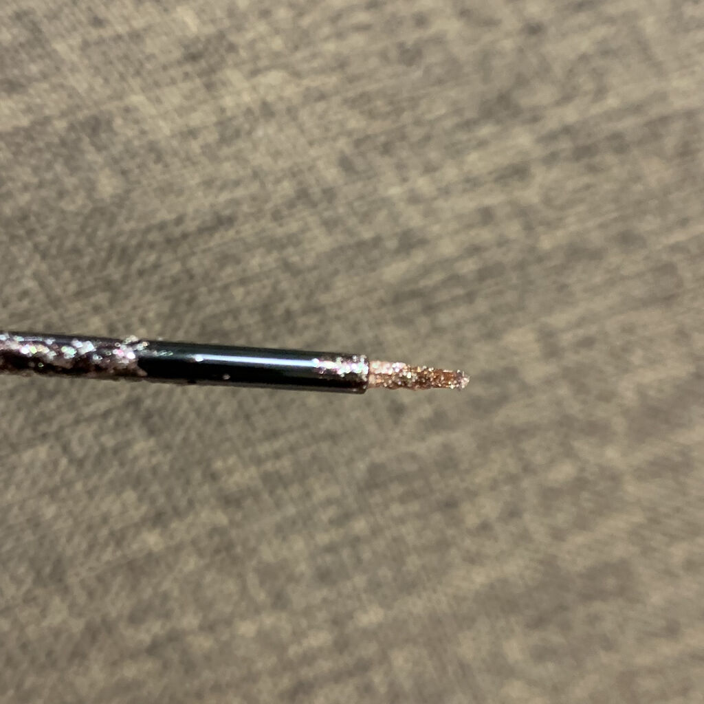 グリッターイルミネーションライナー/CipiCipi/リキッドアイライナーを使ったクチコミ（2枚目）