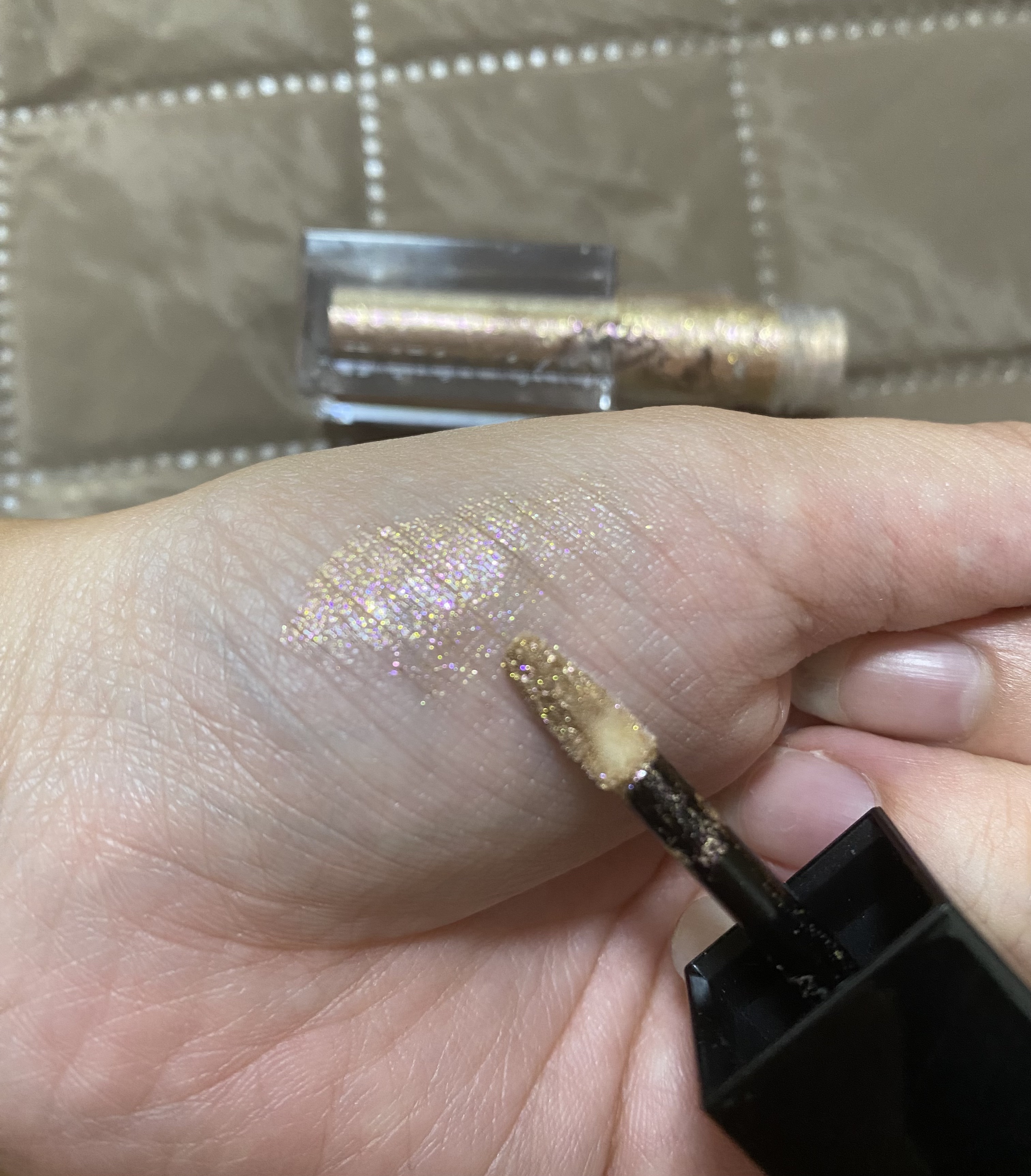 ザ リキッド アイシャドウ　ウルトラスパークル/ADDICTION/リキッドアイシャドウを使ったクチコミ（2枚目）