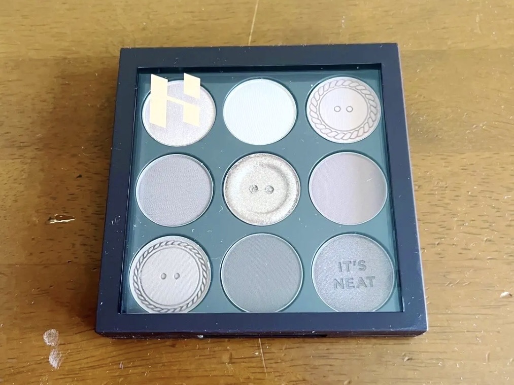 マイフェイブムードアイパレット 9カラー 06 ボタンアップ(BUTTON UP)/HOLIKA HOLIKA/アイシャドウパレットを使ったクチコミ（3枚目）