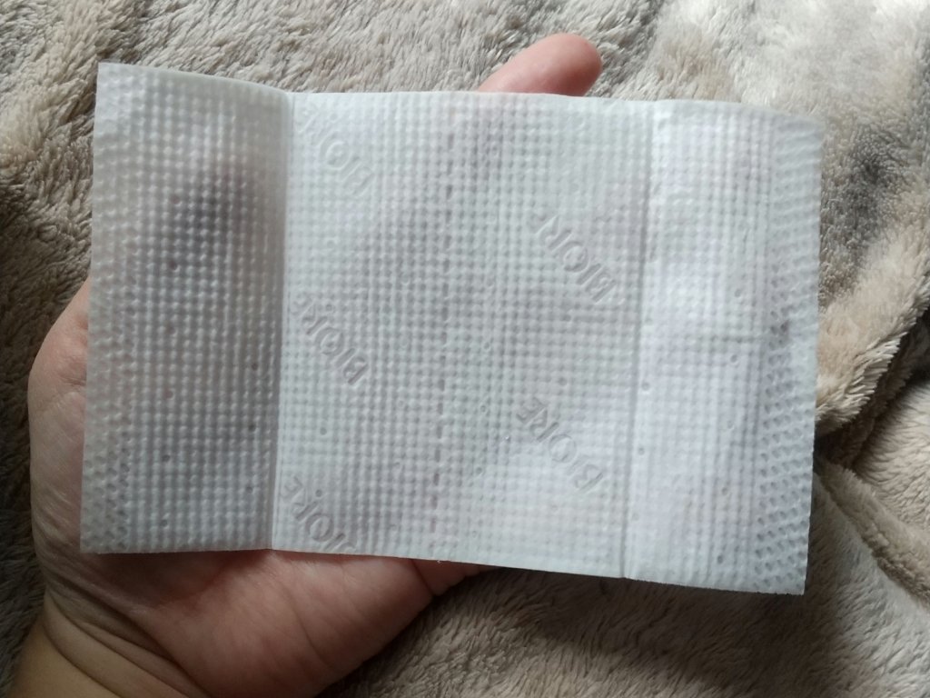 ビオレ ビオレさらさらパウダーシート 薬用デオドラント 無香料 のクチコミ「【使った商品】ビオレさらさらパウダーシート 薬用デオドラント 無香料
【商品の特徴】拭くとサラ.....」（3枚目）